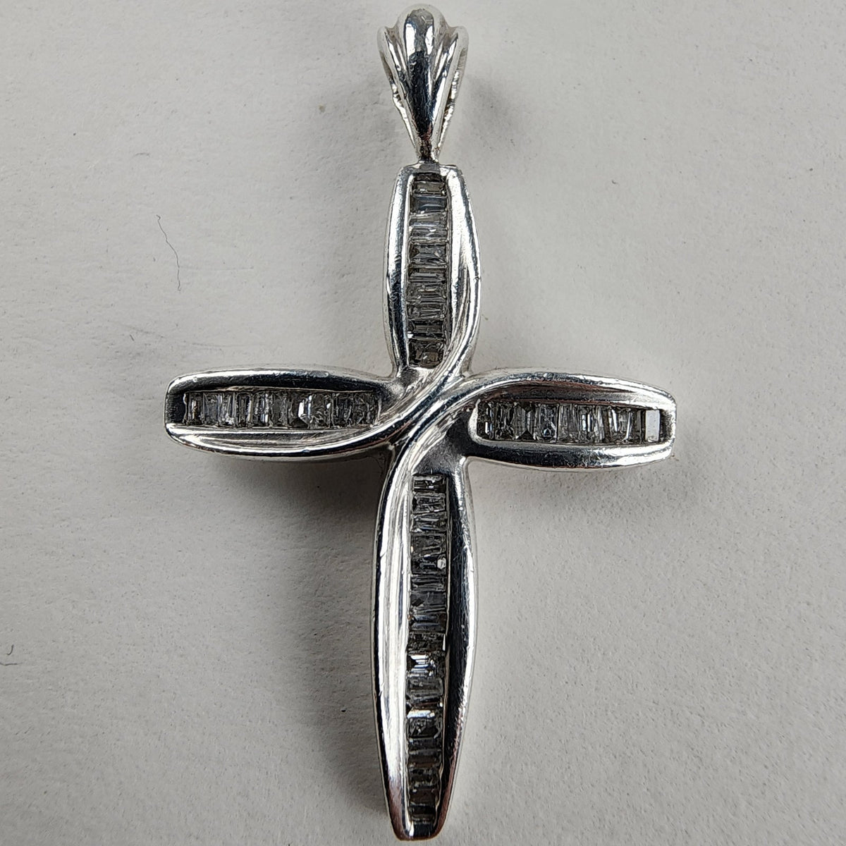 1/3ct Natural Baguette Cut Diamond Cross in Sterling Silver 925 Pendant