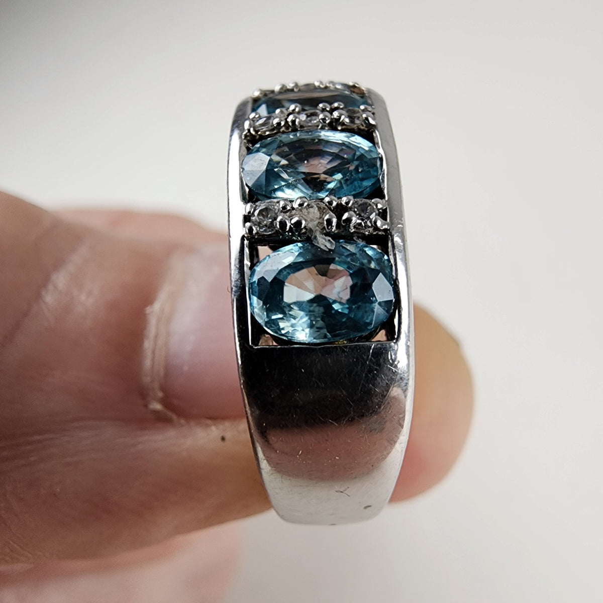 Swiss Blue Topaz Five Stone Ring Size 9 in Sterling Silver 925