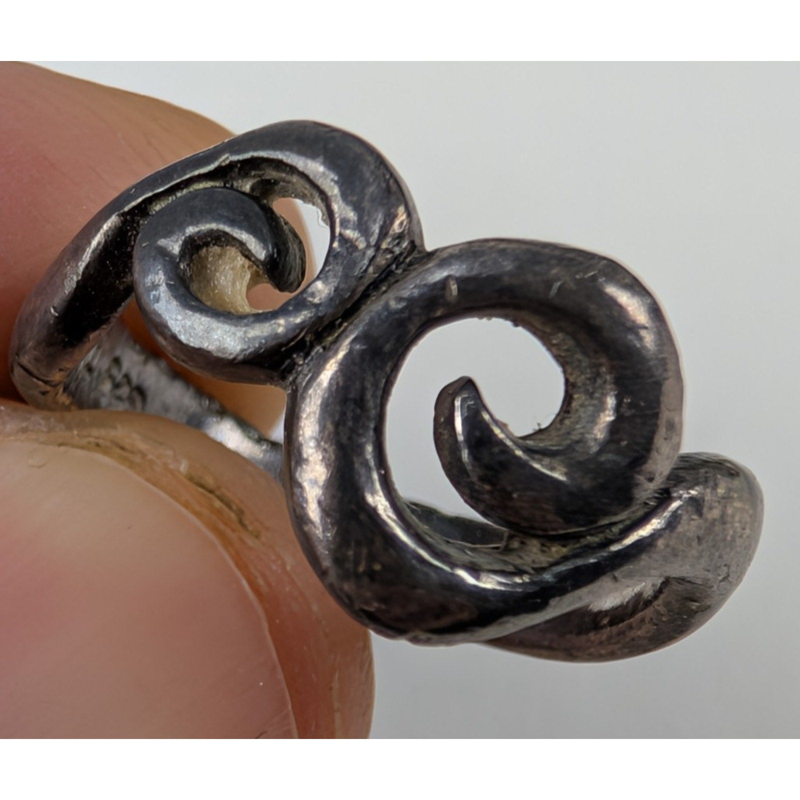 Vintage Thai Scrollwork Sterling Silver 925 Ring Size 5 1/2