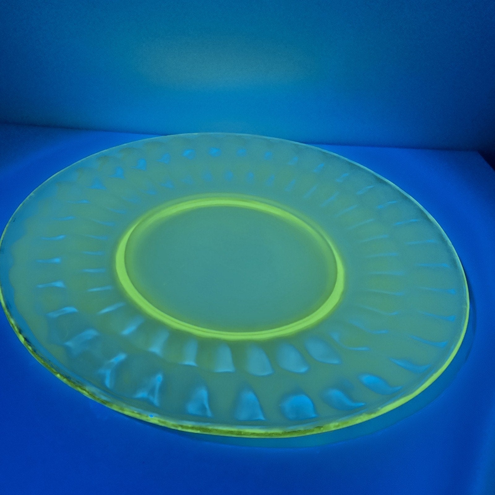 8" UV Glow Uranium Glass Plate with Gold Lip Vintage