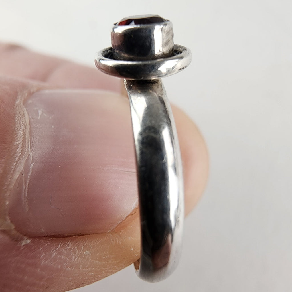 Vintage Birthstone Garnet Solitaire Ring Size 6 in Sterling Silver 925
