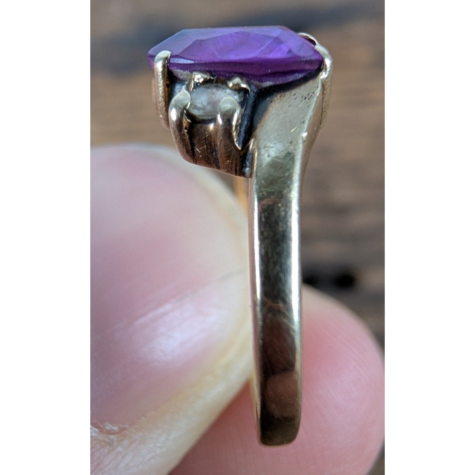 10K Yellow Gold Purple Sapphinre & White Spinel Ring Size 6 Weight 1.77g