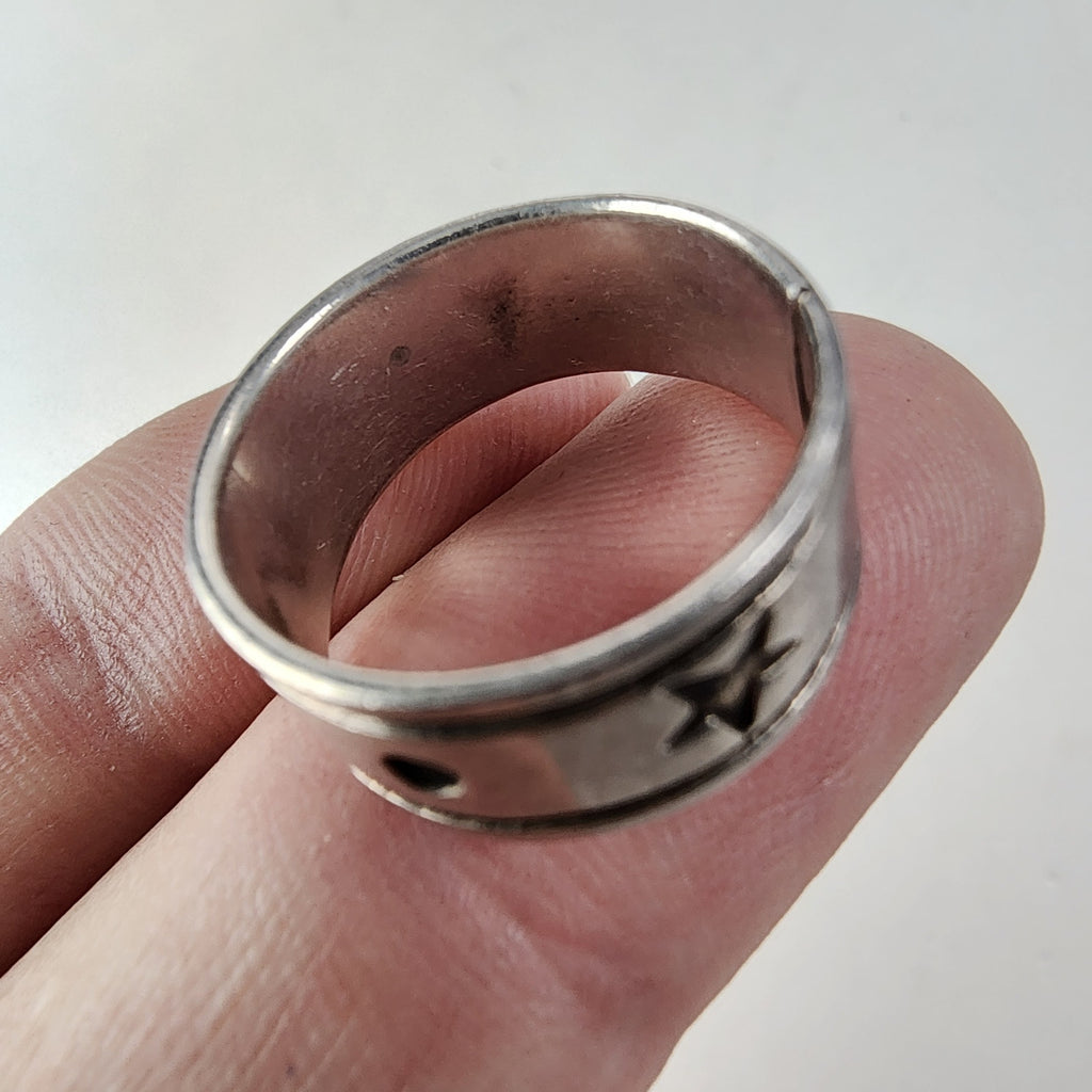 Vintage Star Band Ring Size 7 1/2 in Sterling Silver 925