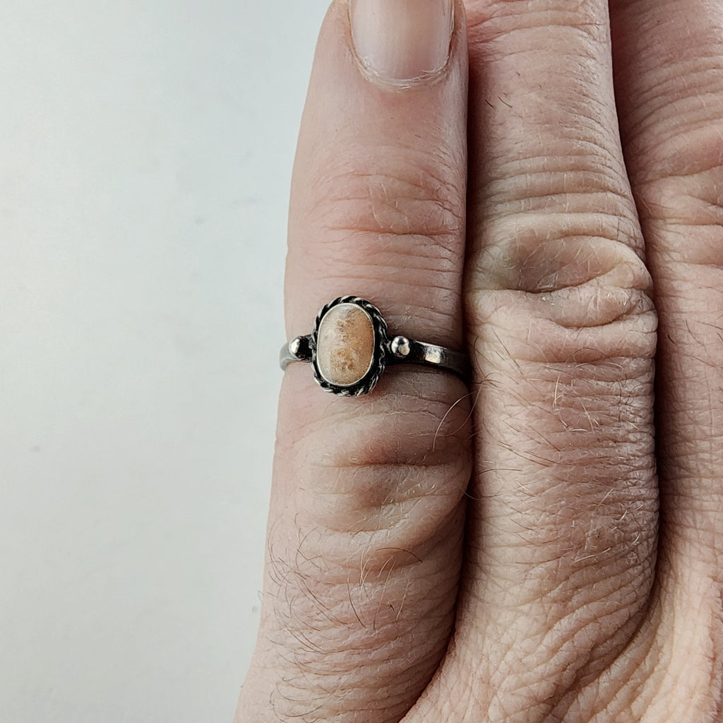 Beige Enamel Twisted Wire Ring Size 5 3/4 Sterling Silver 925 Vintage