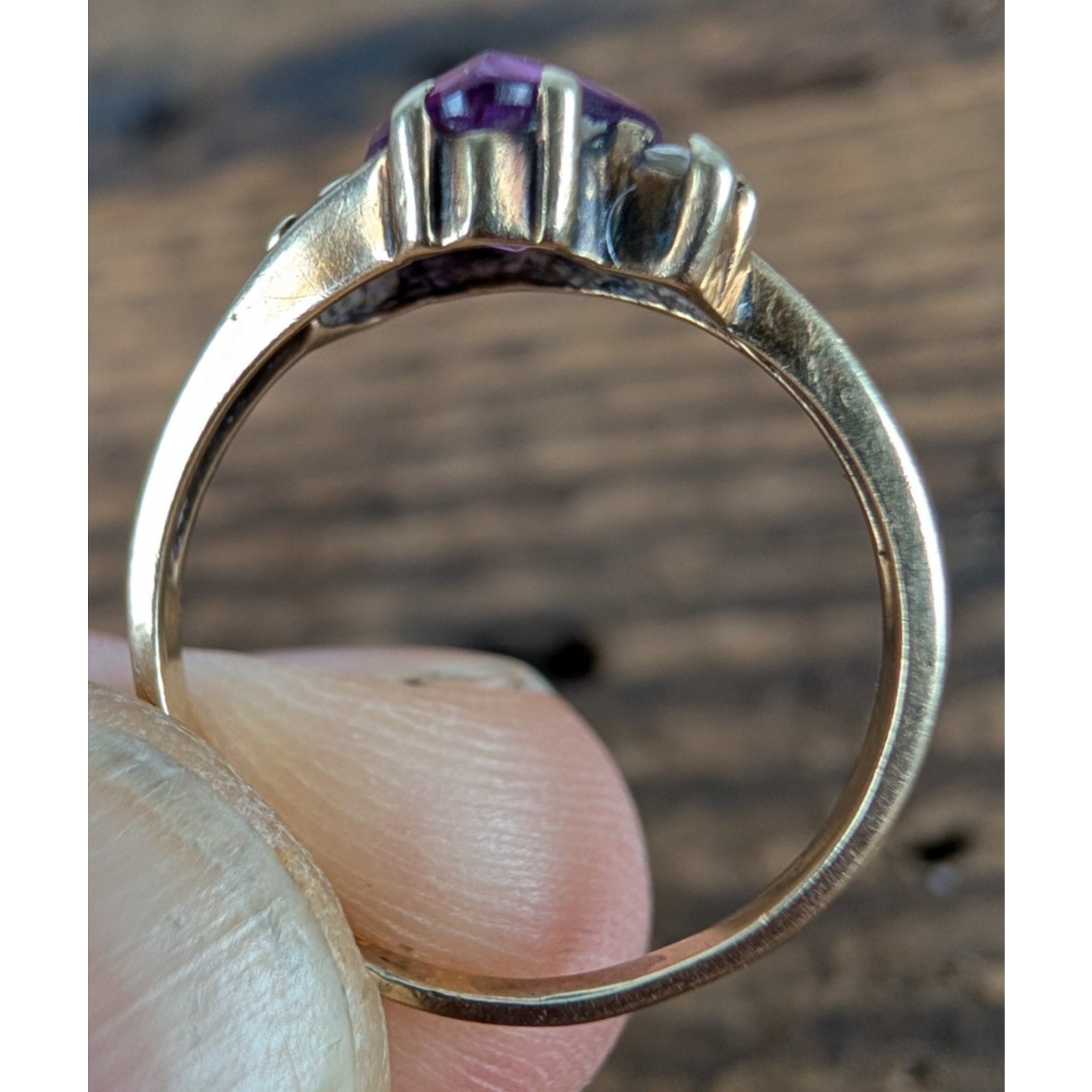 10K Yellow Gold Purple Sapphinre & White Spinel Ring Size 6 Weight 1.77g