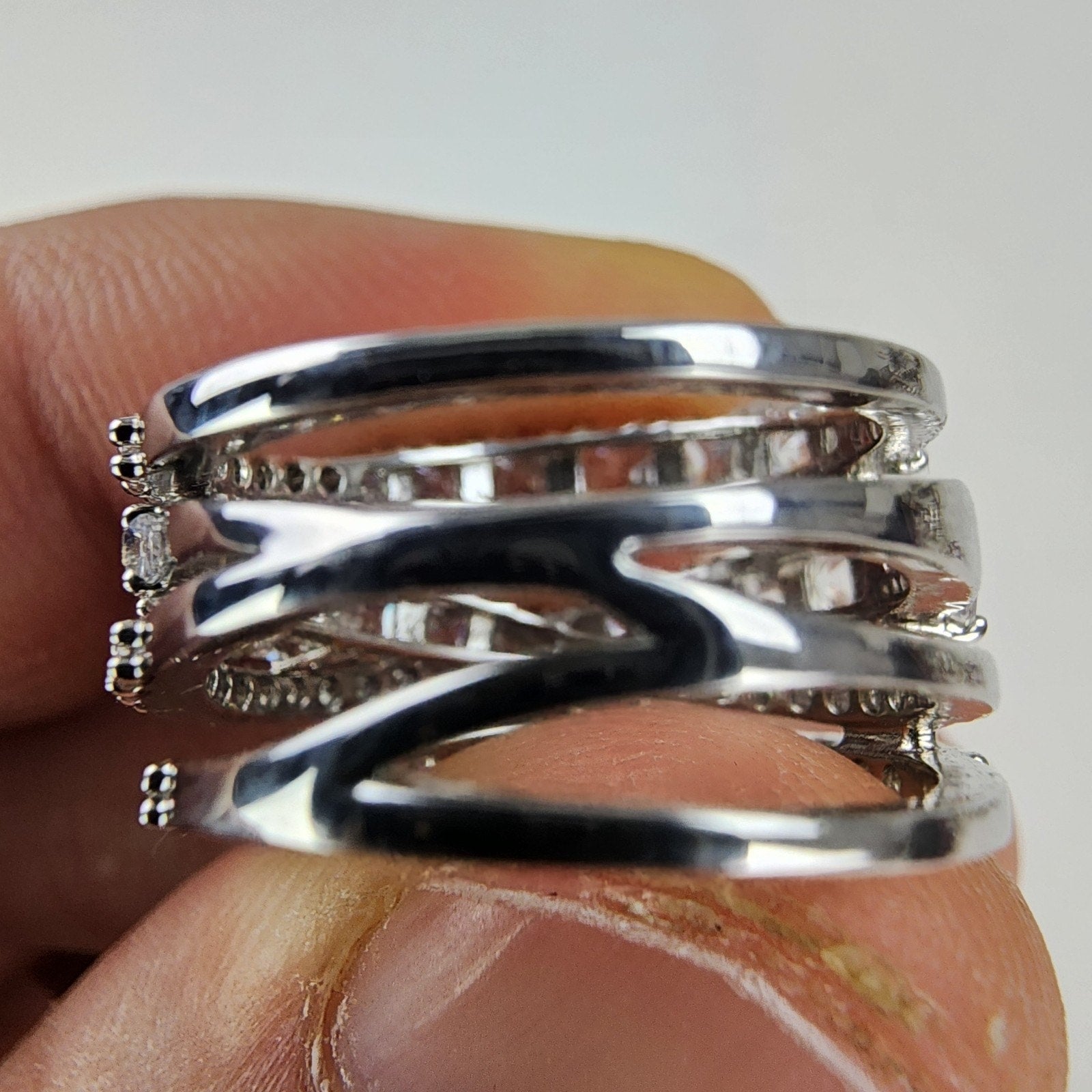 Swarovski Crystal Crossover Band Ring Size 5 1/2 Sterling Silver 925 New