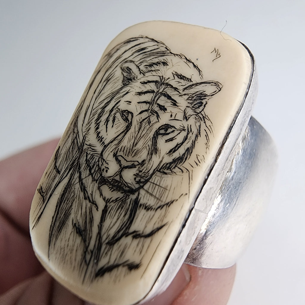 Vintage Tiger Resin Scrimshaw Ring Size 7 1/2 in Sterling Silver 925