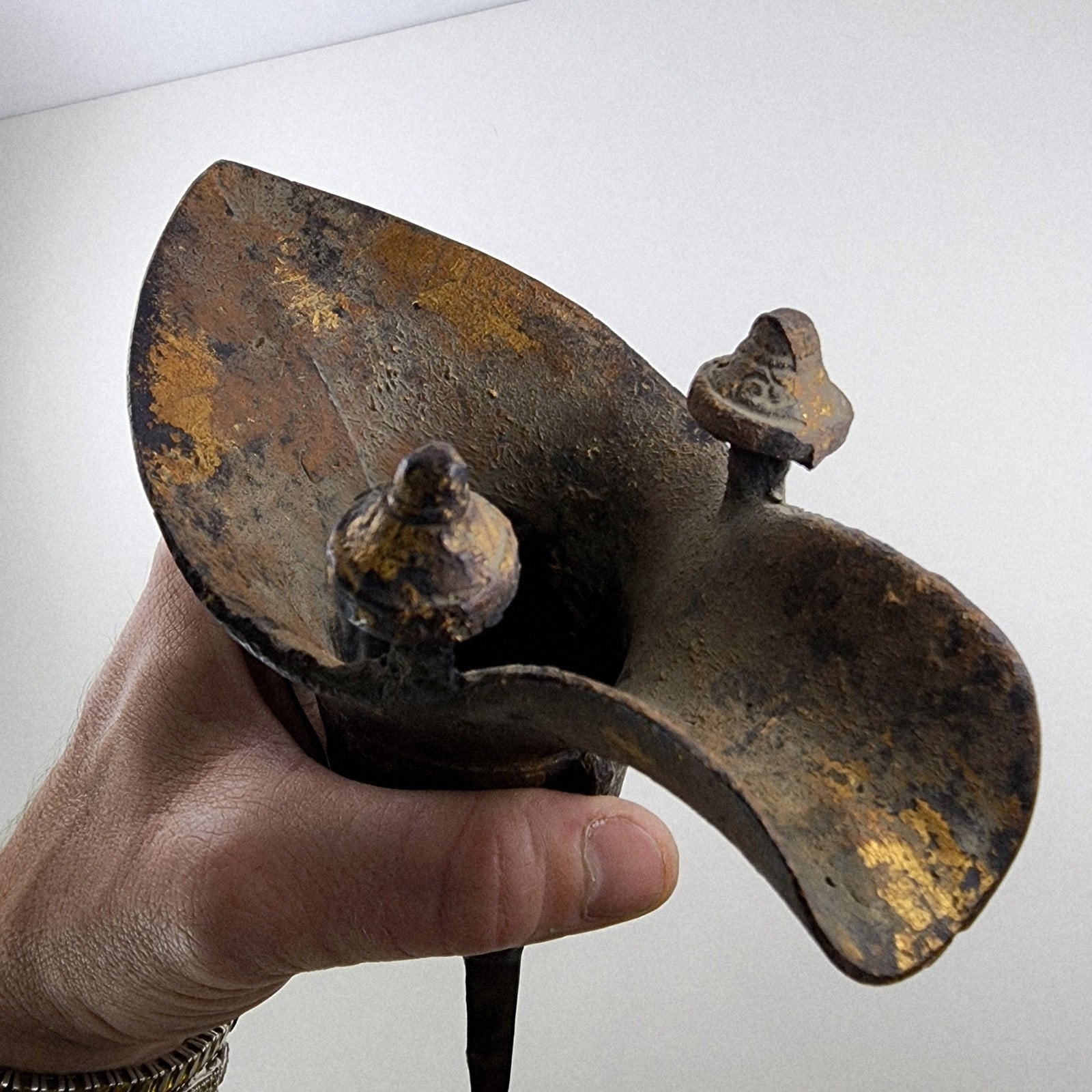 Chinese Bronze Jue Gilt Splashed Archaistic Tripod Wine Vessel Replica