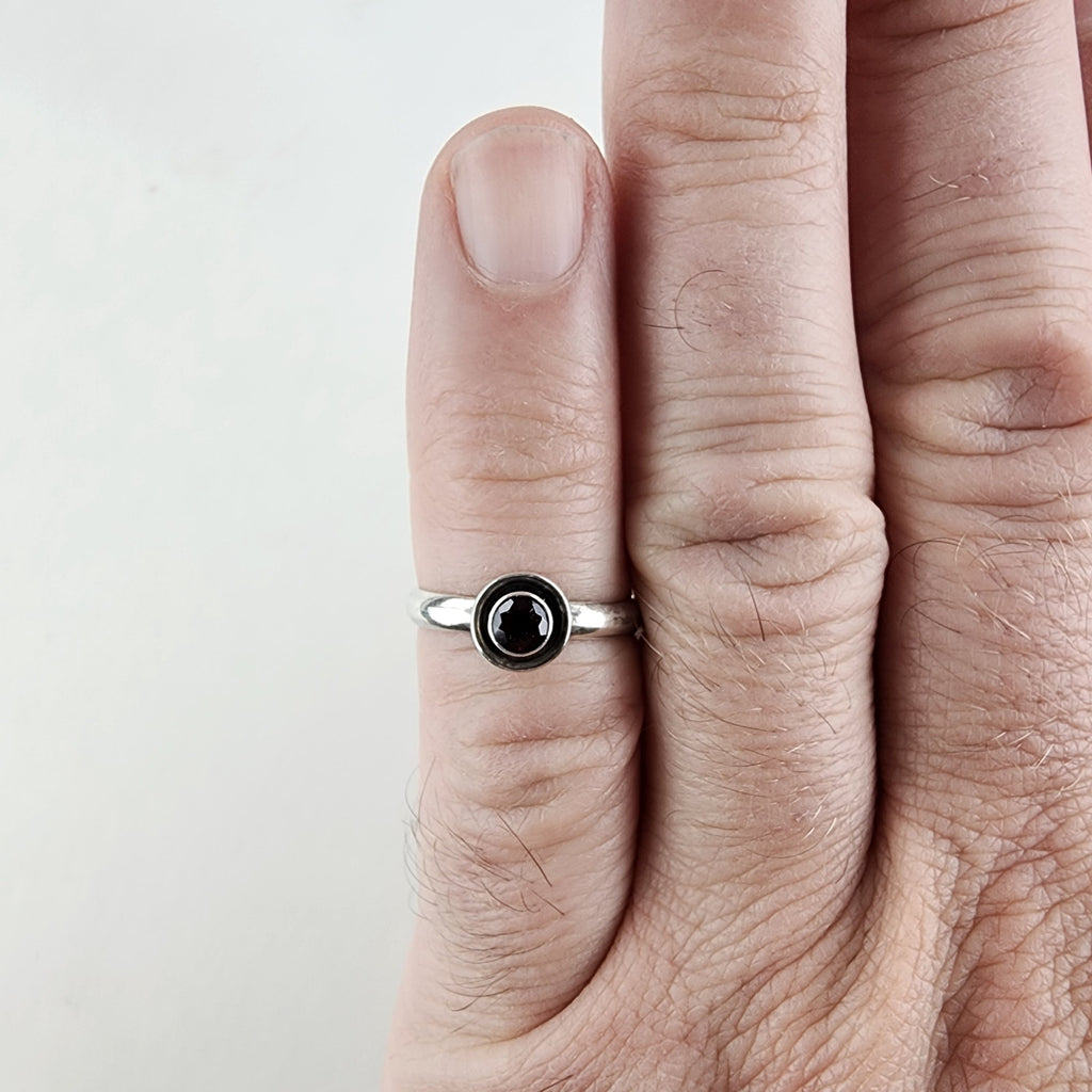 Vintage Birthstone Garnet Solitaire Ring Size 6 in Sterling Silver 925