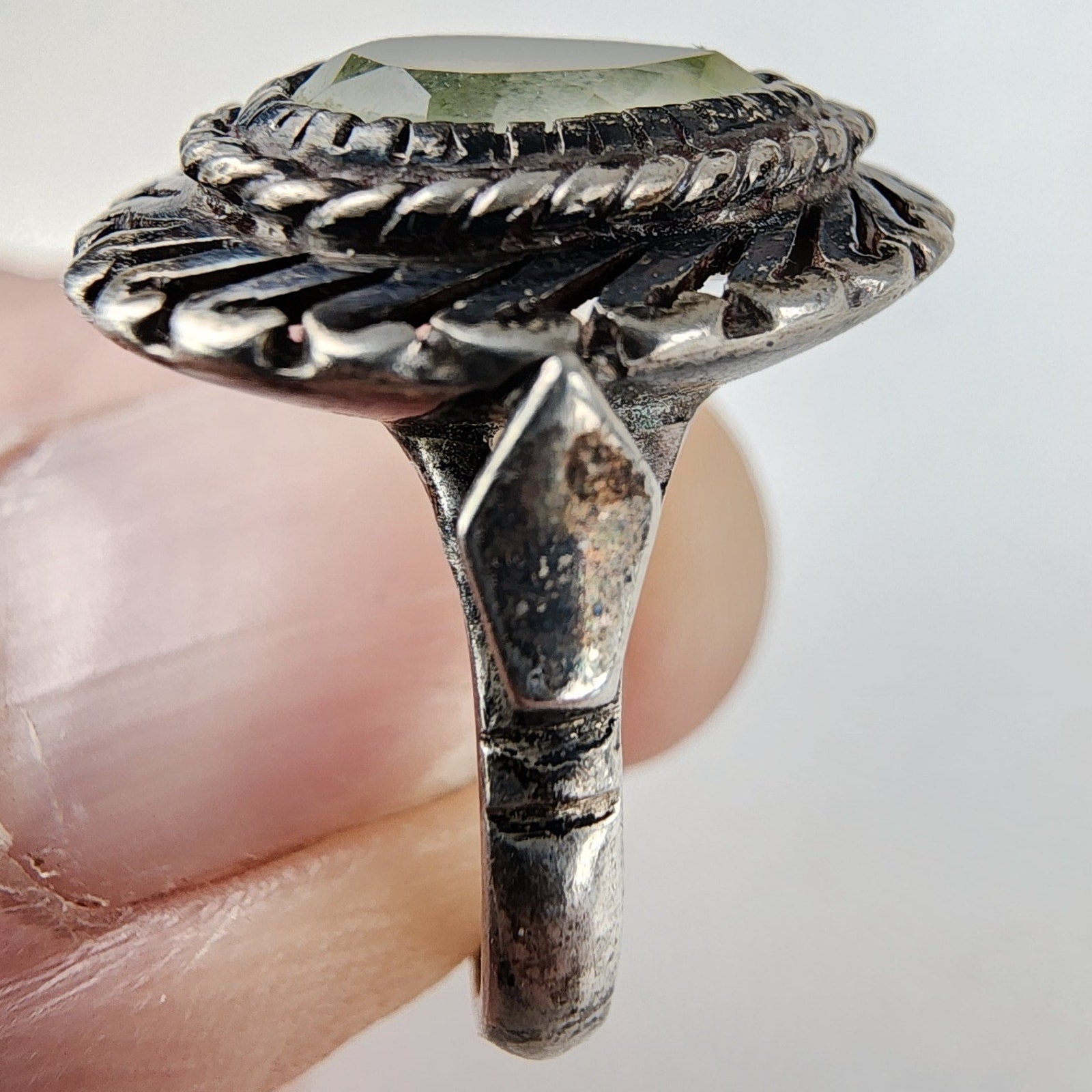 Vintage Peridot Pear Shaped Twisted Wire Ring Size 6 1/2 Sterling Silver 925