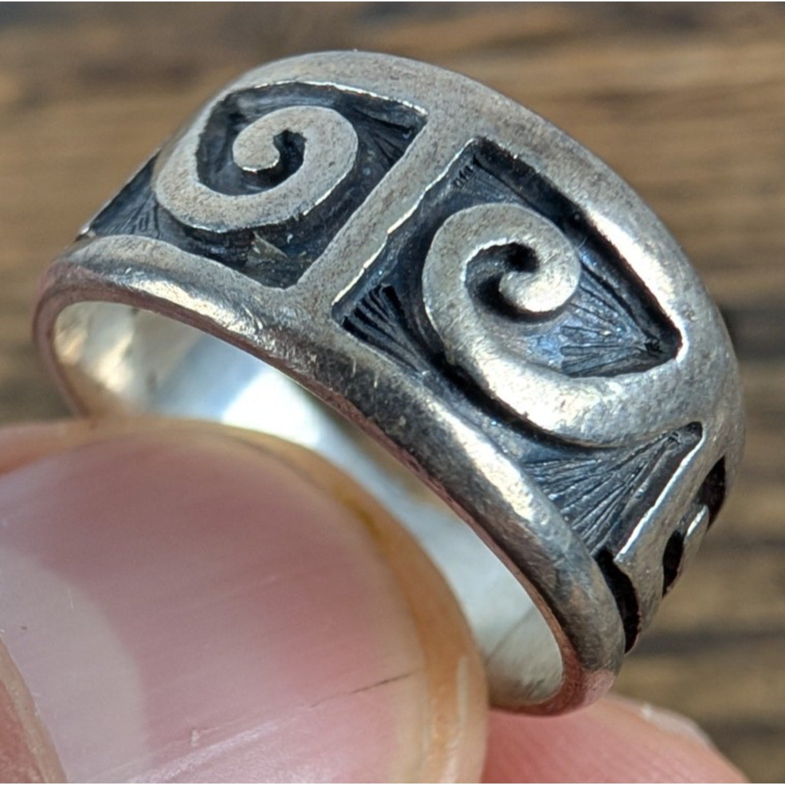 Vintage Hand Carved Tribal Band Sterling Silver 925 Ring Size 7 3/4