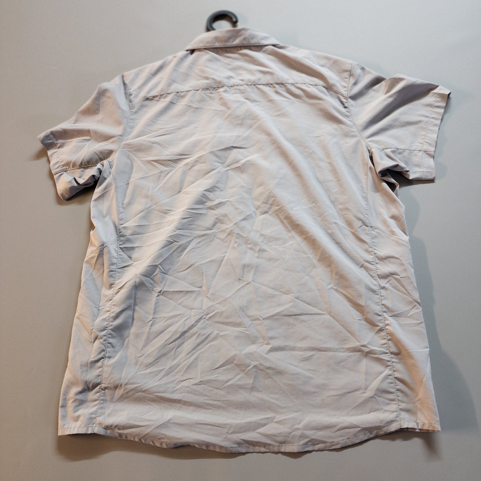 Mountain Hardware Large Gray Button Down Outdoor Shirt Mens Active Wear