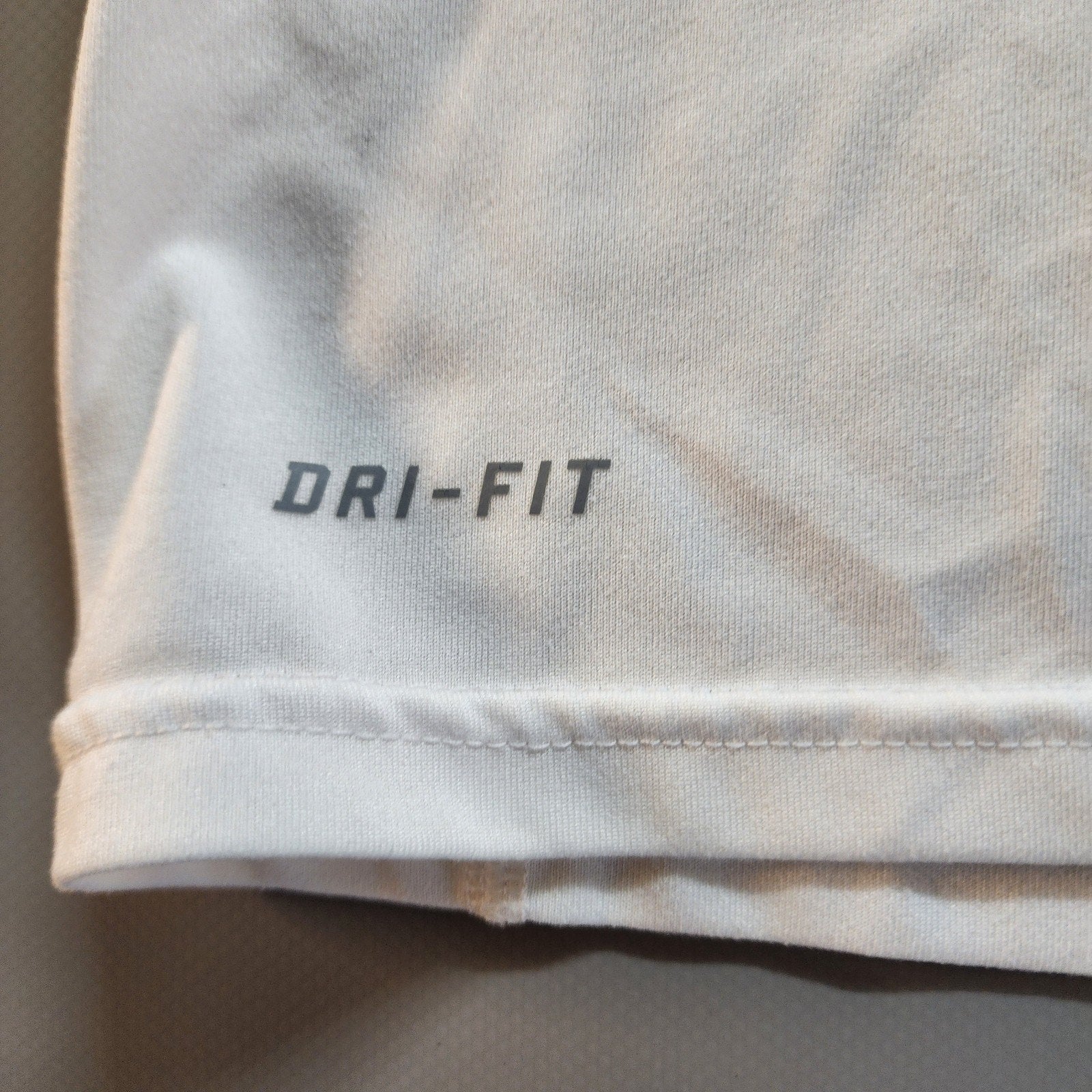 Medium Nike Running Dri-Fit T-Shirt White Vintage Mens Active Wear Sleeveless