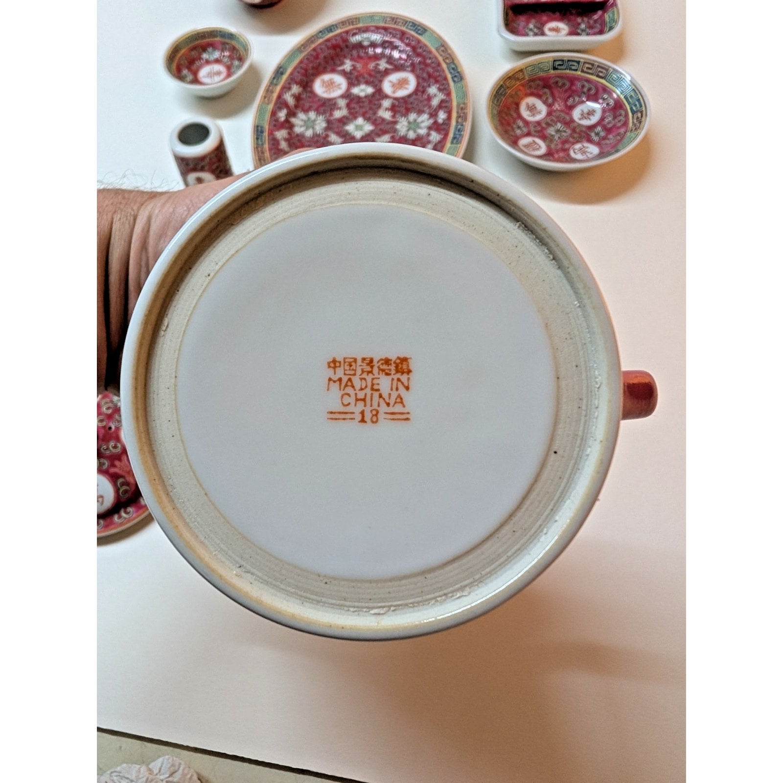 Chinese Famille Rose Mun Shou Porcelain Longevity 7 Piece Vanity Set MCM