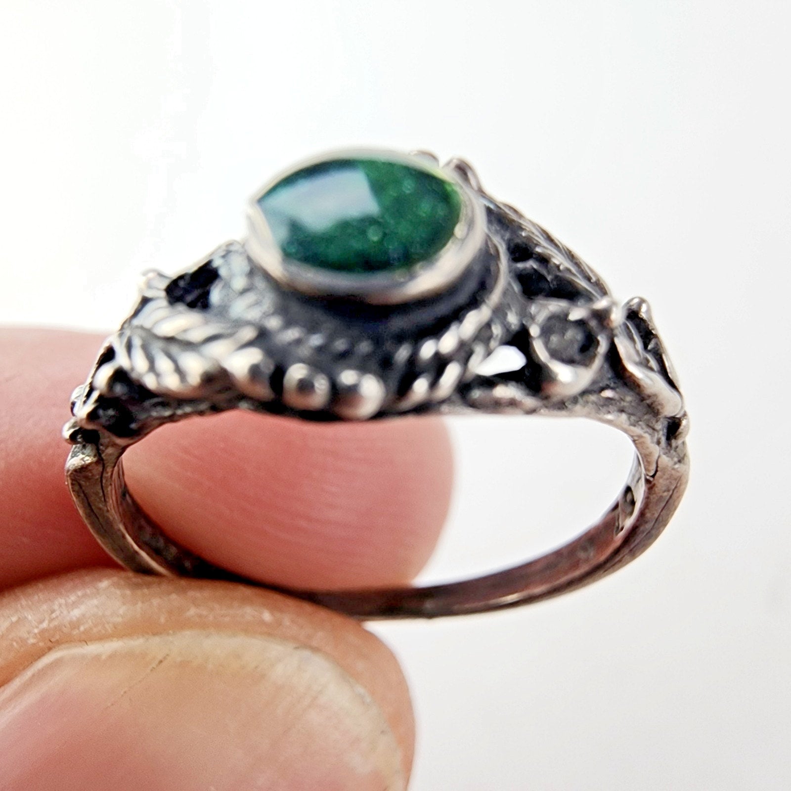 Green Sparkle Enamel Ring Size 5 1/4 Sterling Silver 925 Vintage