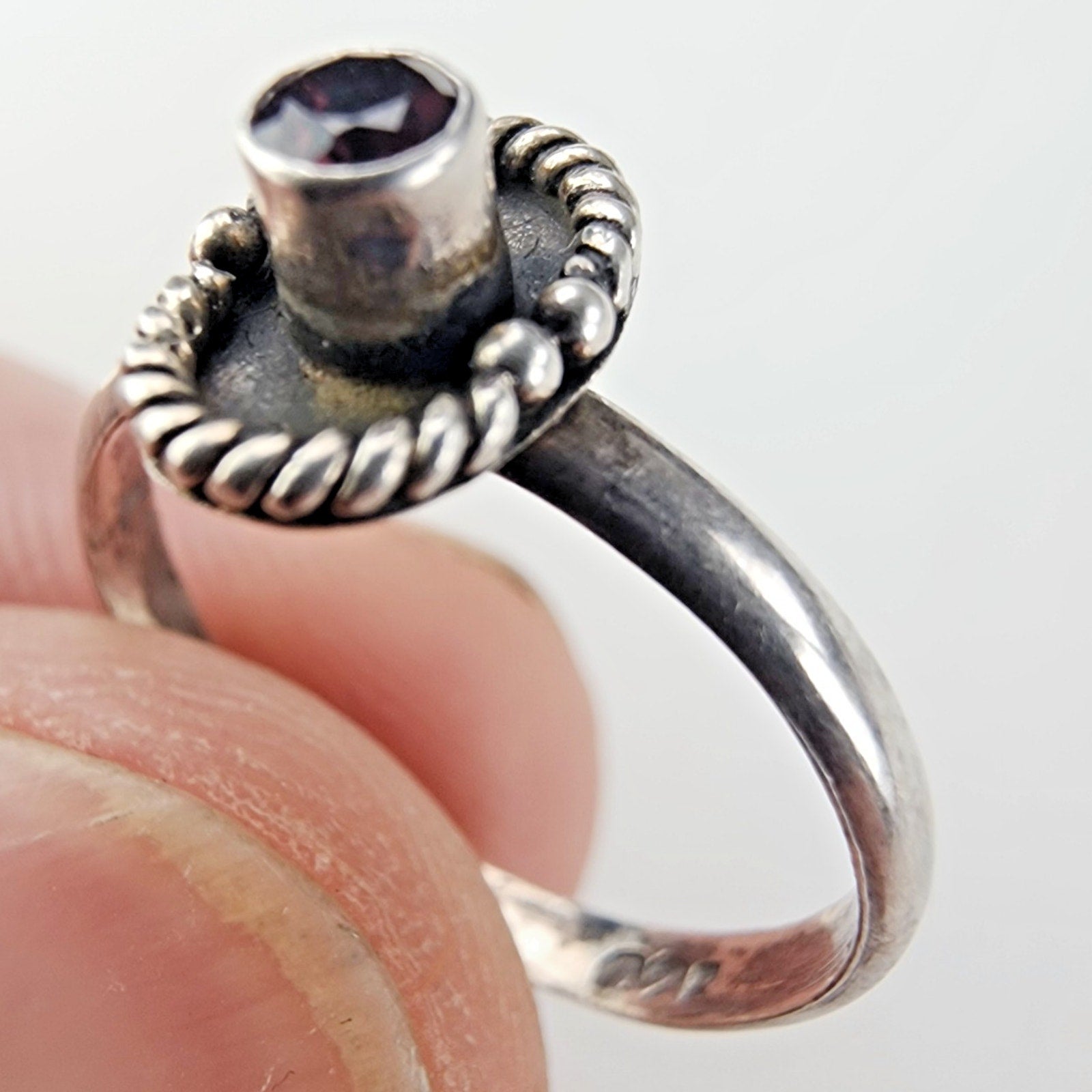 Garnet Twisted Wire Ring Size 5 1/4 Sterling Silver 925 Vintage