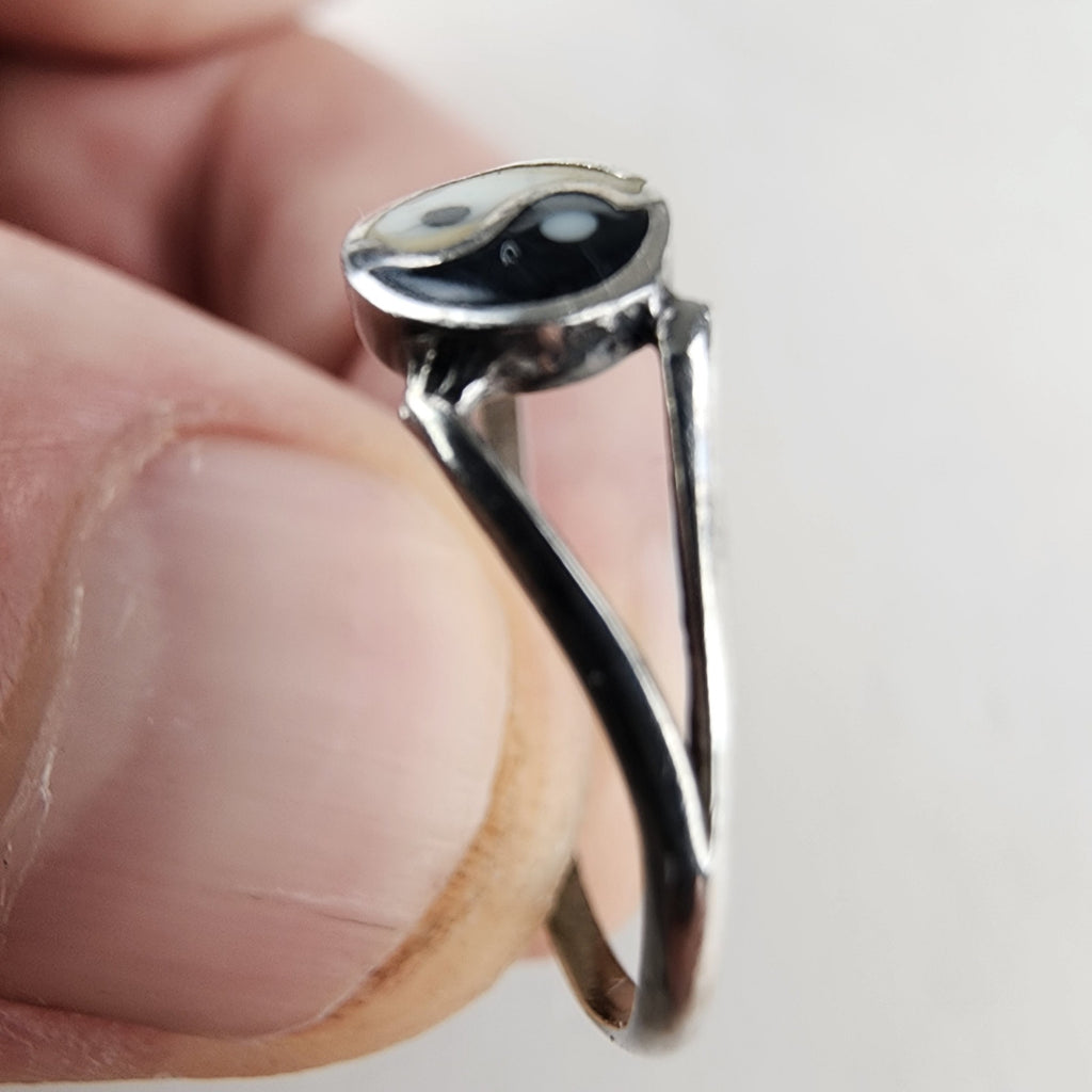 Vintage Yin Yang Enamel Ring Size 6 1/2 in Sterling Silver 925