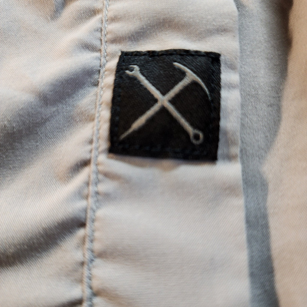 Mountain Hardware Large Gray Button Down Outdoor Shirt Mens Active Wear