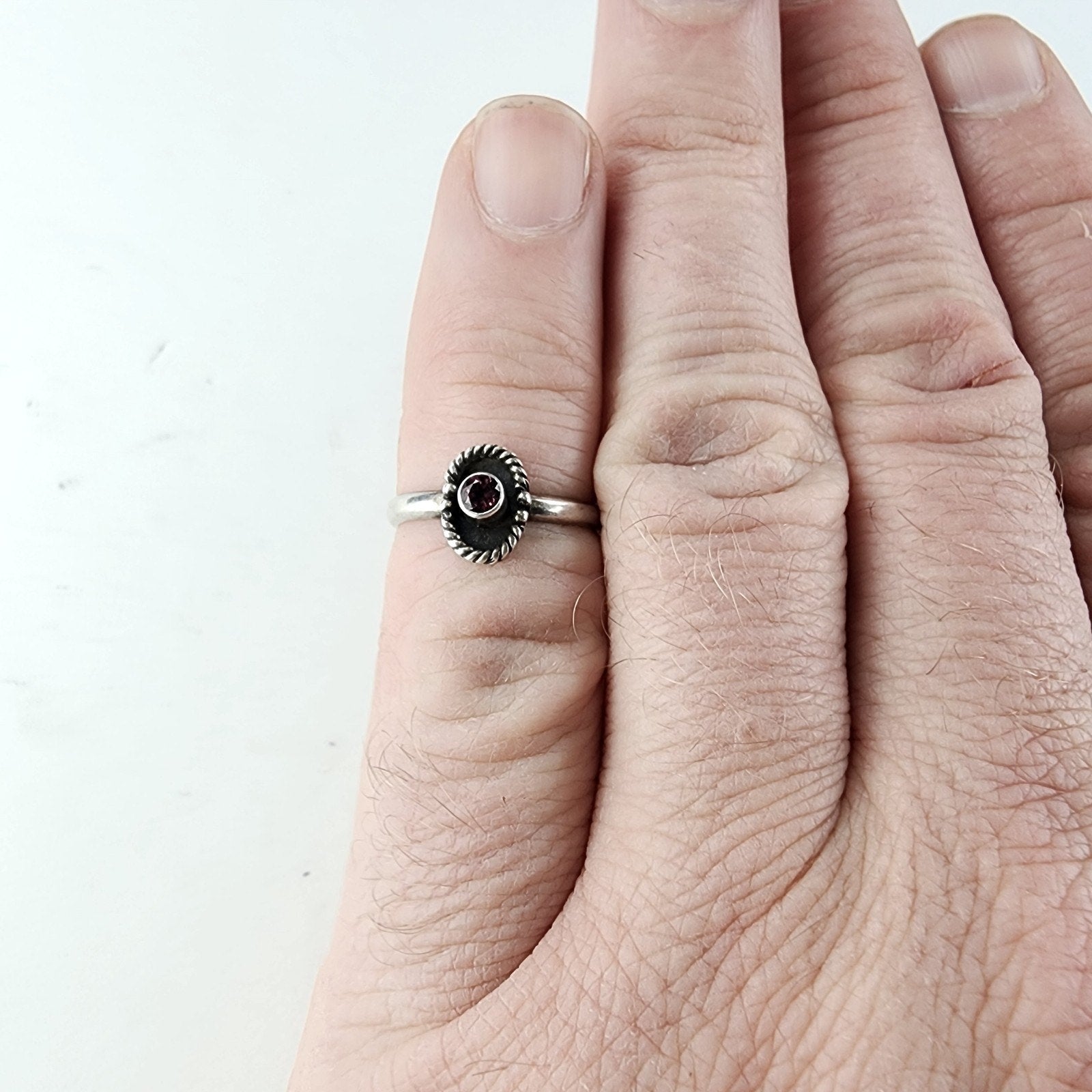 Garnet Twisted Wire Ring Size 5 1/4 Sterling Silver 925 Vintage
