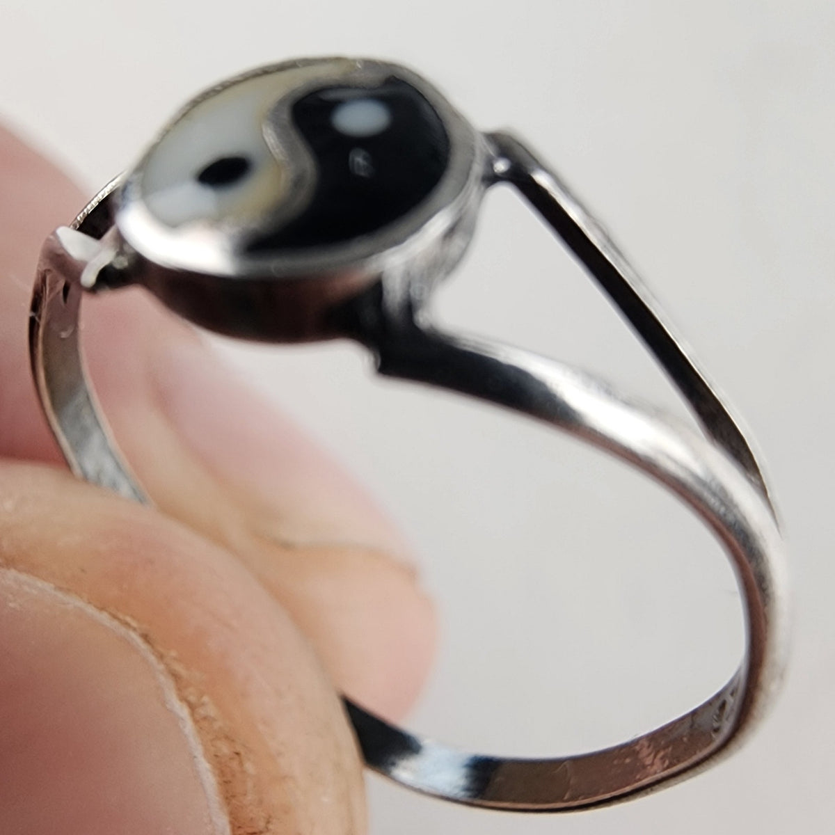 Vintage Yin Yang Enamel Ring Size 6 1/2 in Sterling Silver 925