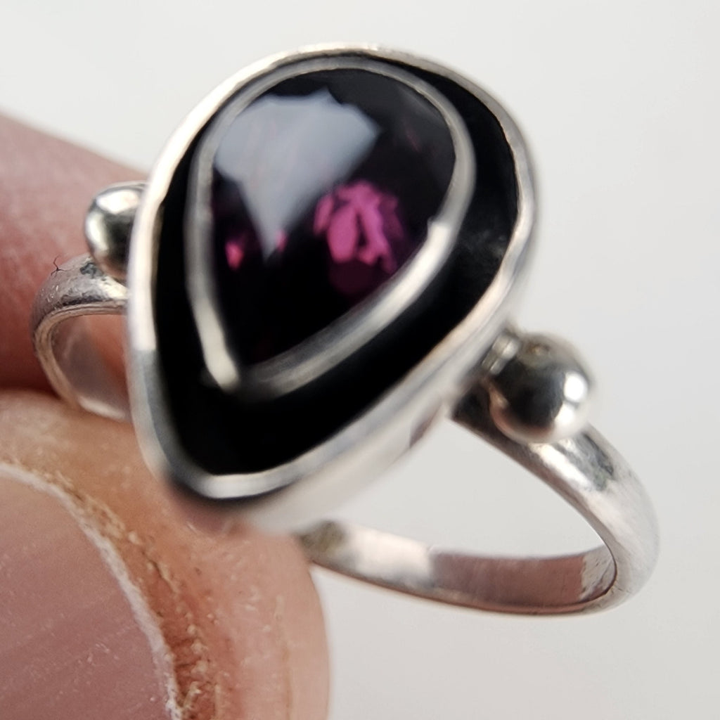 Vintage Garnet Shadowbox Ring Size 5 1/4 in Sterling Silver 925