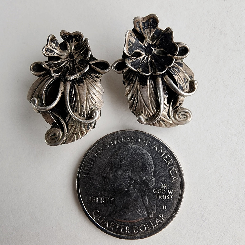 Native Scrolling Flower Stud Earrings in Sterling Silver 925