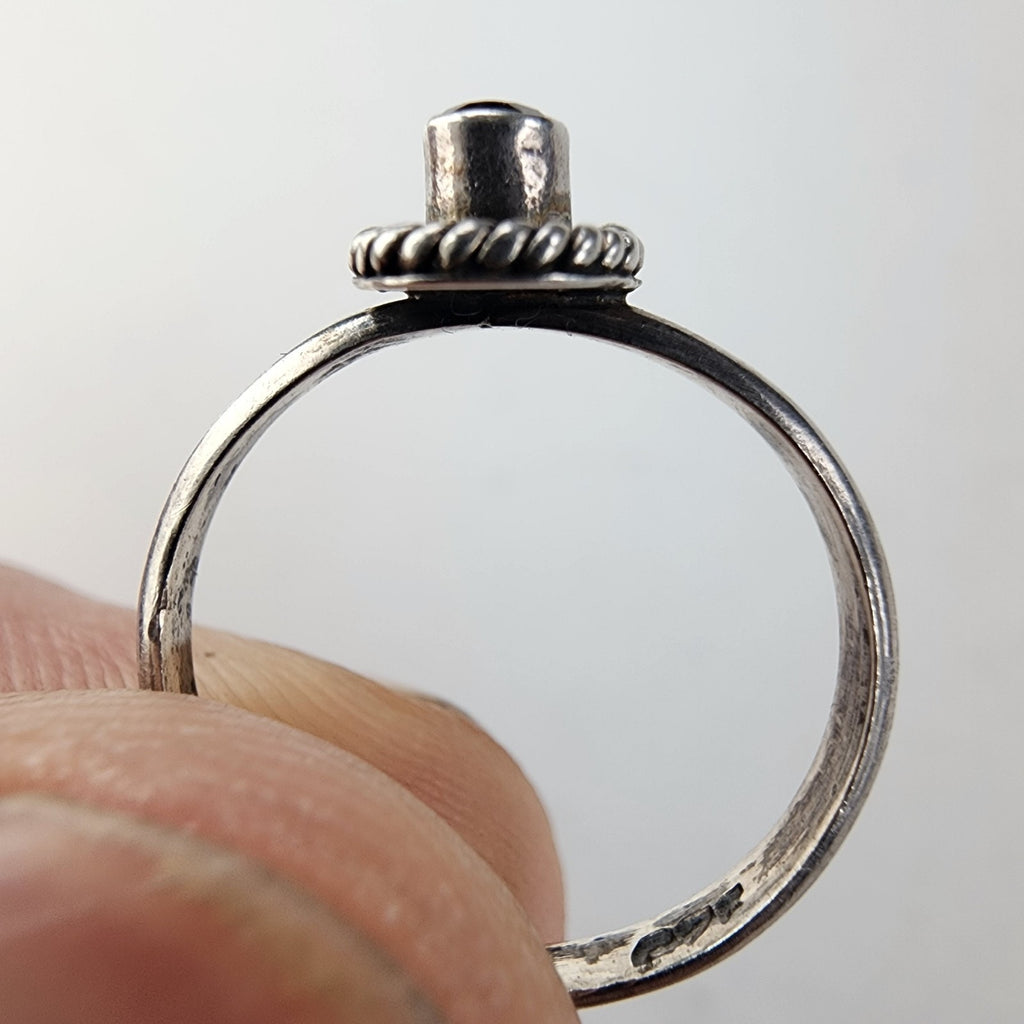Garnet Twisted Wire Ring Size 5 1/4 Sterling Silver 925 Vintage
