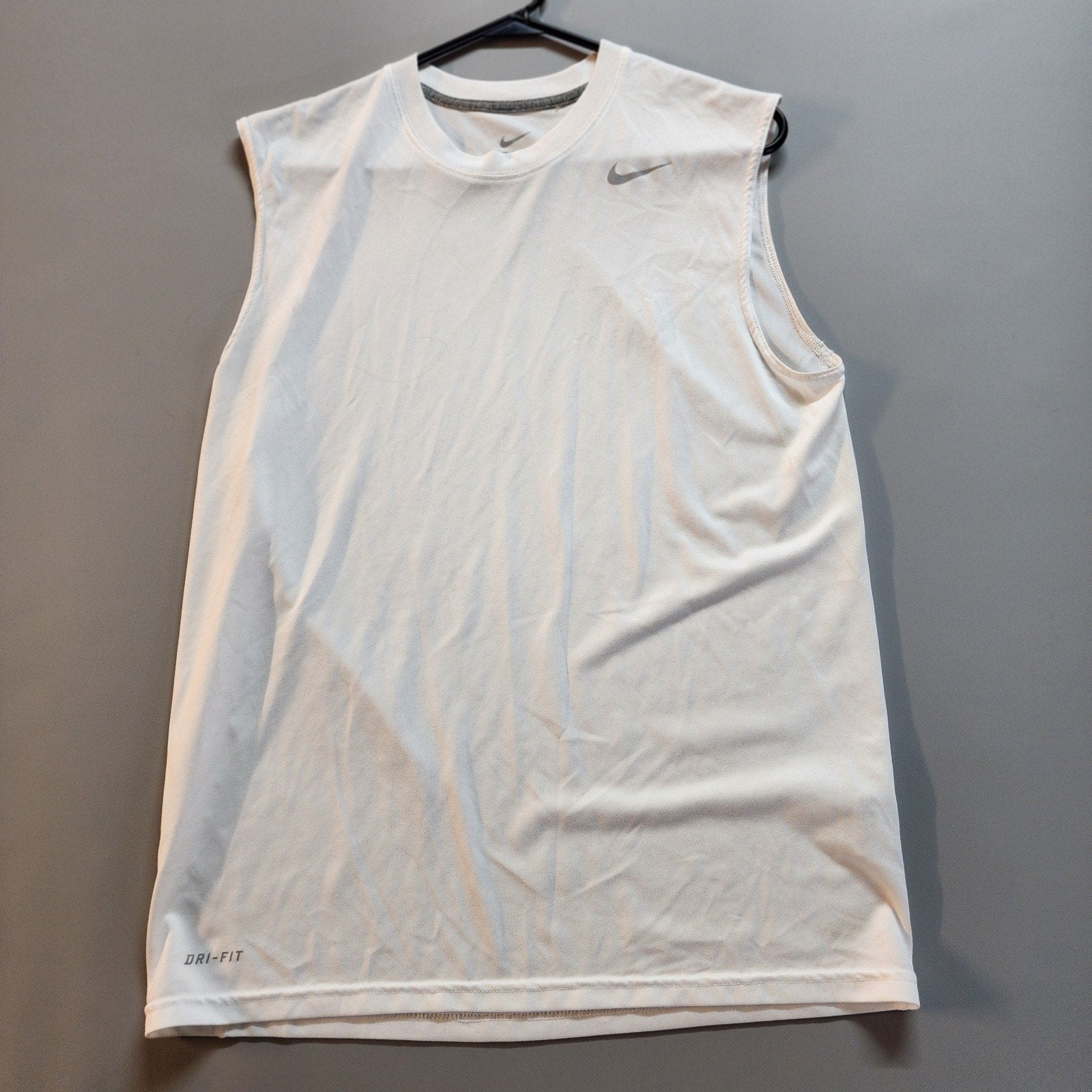 Medium Nike Running Dri-Fit T-Shirt White Vintage Mens Active Wear Sleeveless
