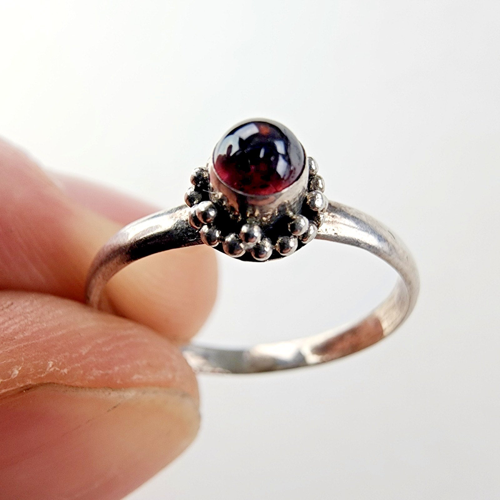 Beaded Garnet Cabochon Ring Size 7 1/2 Sterling Silver 925 Vintage