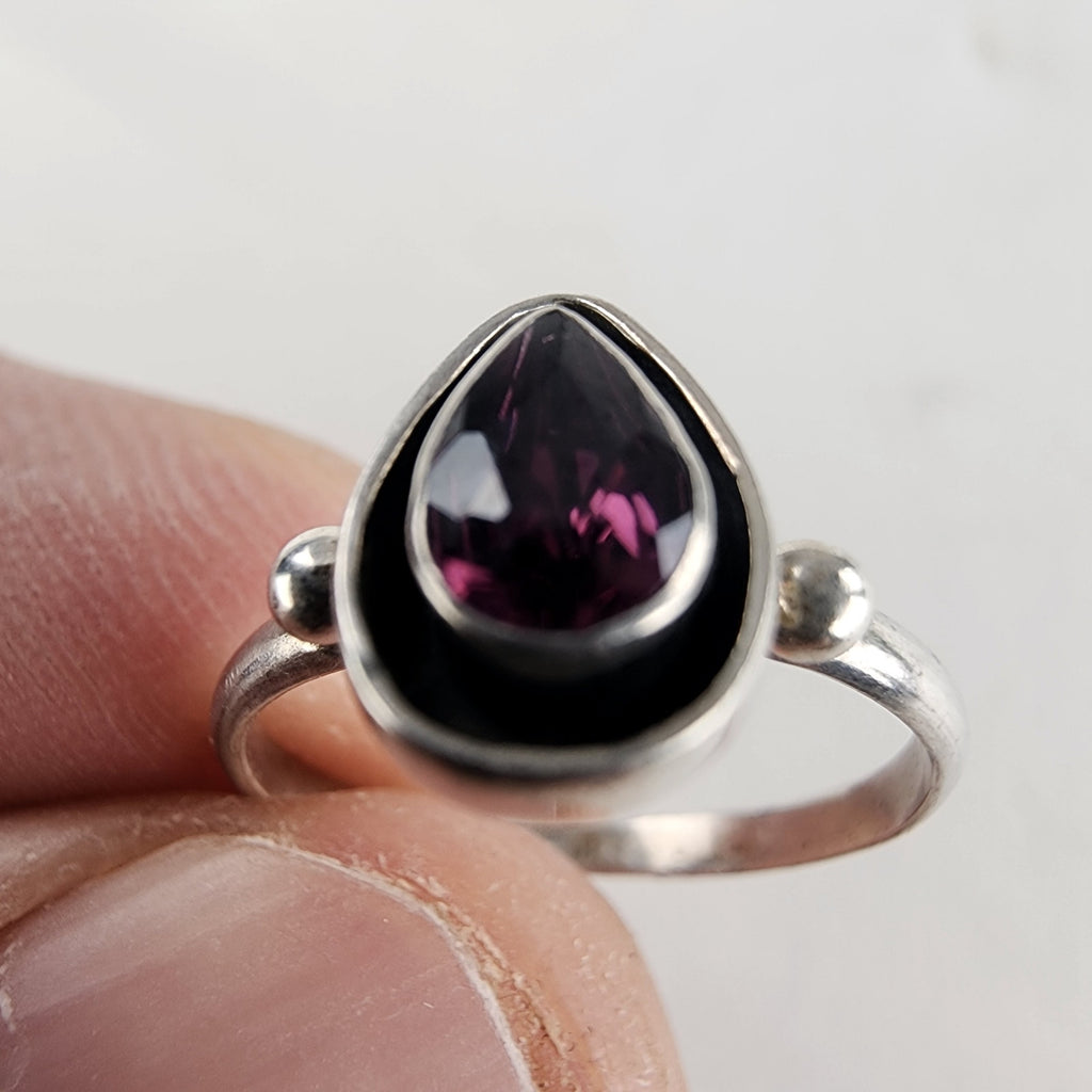 Vintage Garnet Shadowbox Ring Size 5 1/4 in Sterling Silver 925