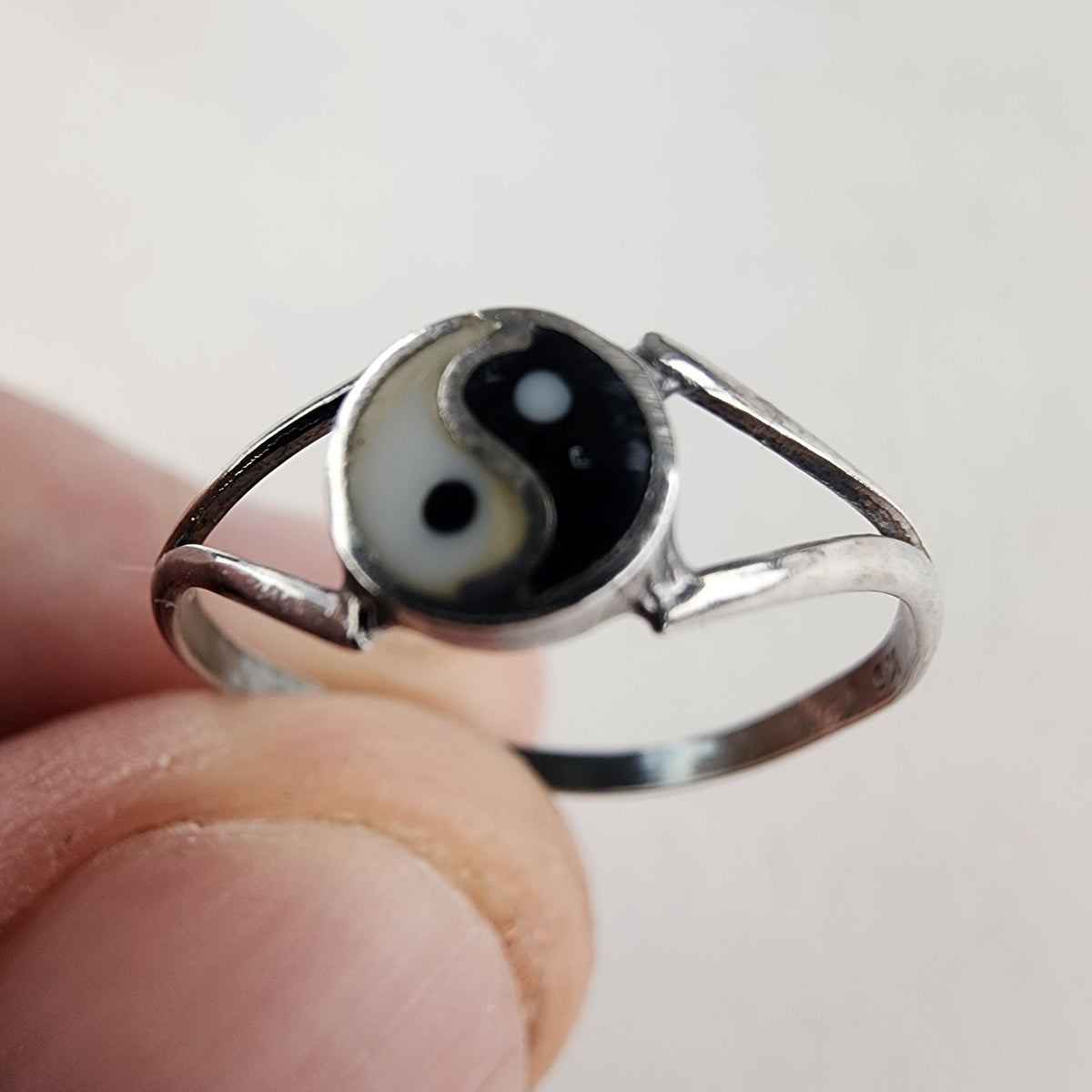 Vintage Yin Yang Enamel Ring Size 6 1/2 in Sterling Silver 925