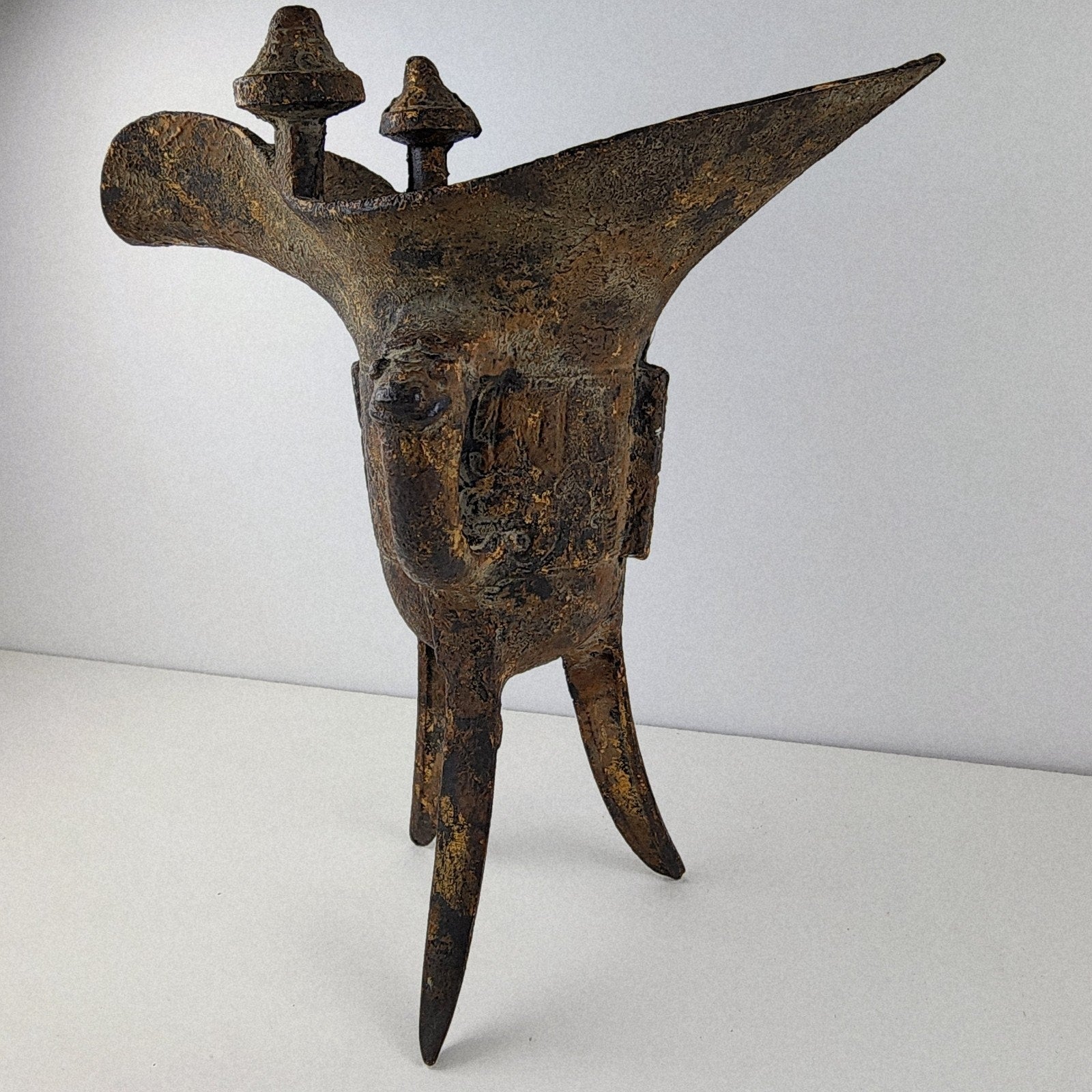 Chinese Bronze Jue Gilt Splashed Archaistic Tripod Wine Vessel Replica