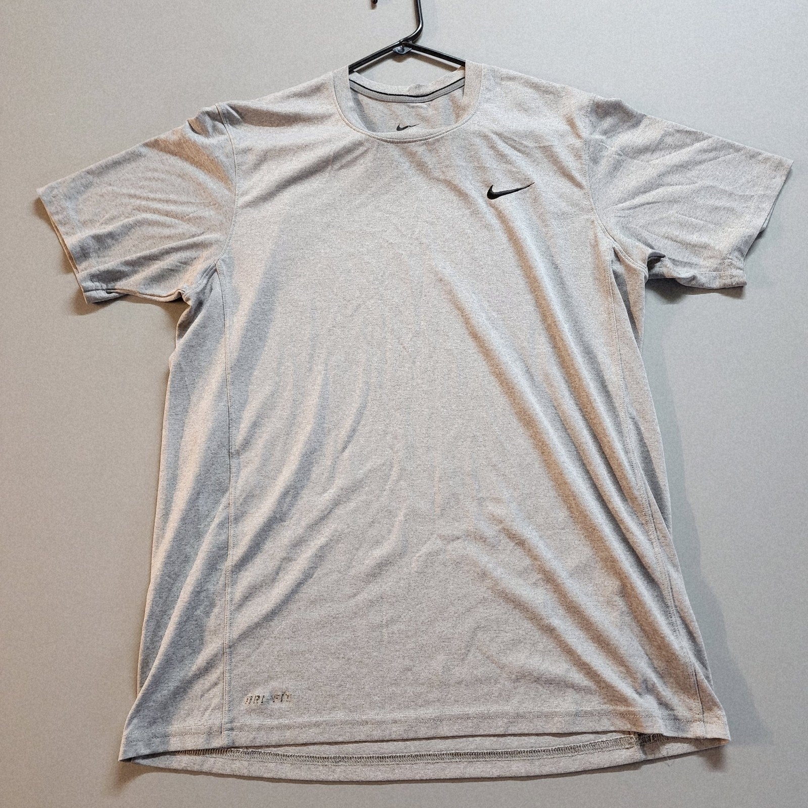 Medium Nike Running Dri-Fit T-Shirt Gray Vintage Mens Active Wear Short Sleeve