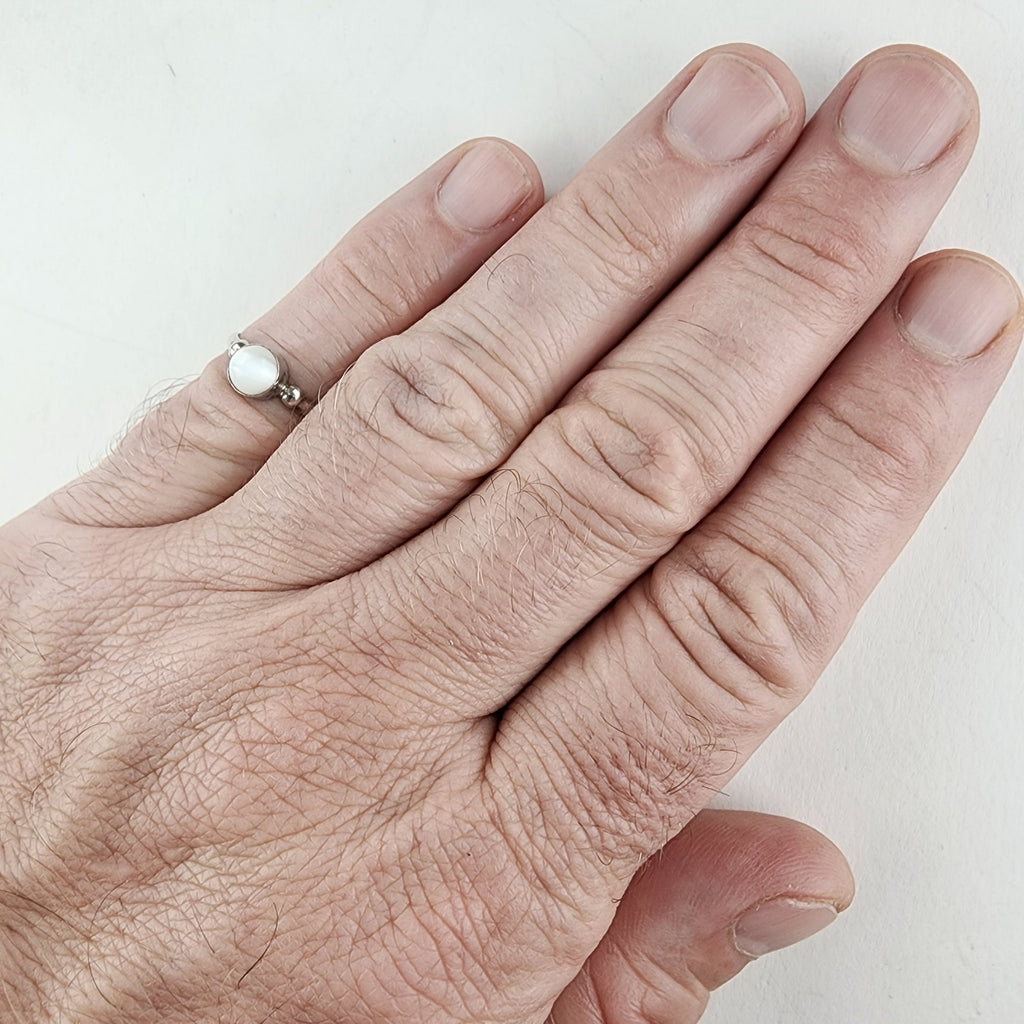 White Cats Eye Cabochon Vintage Ring Size 6 3/4 in Sterling Silver 925