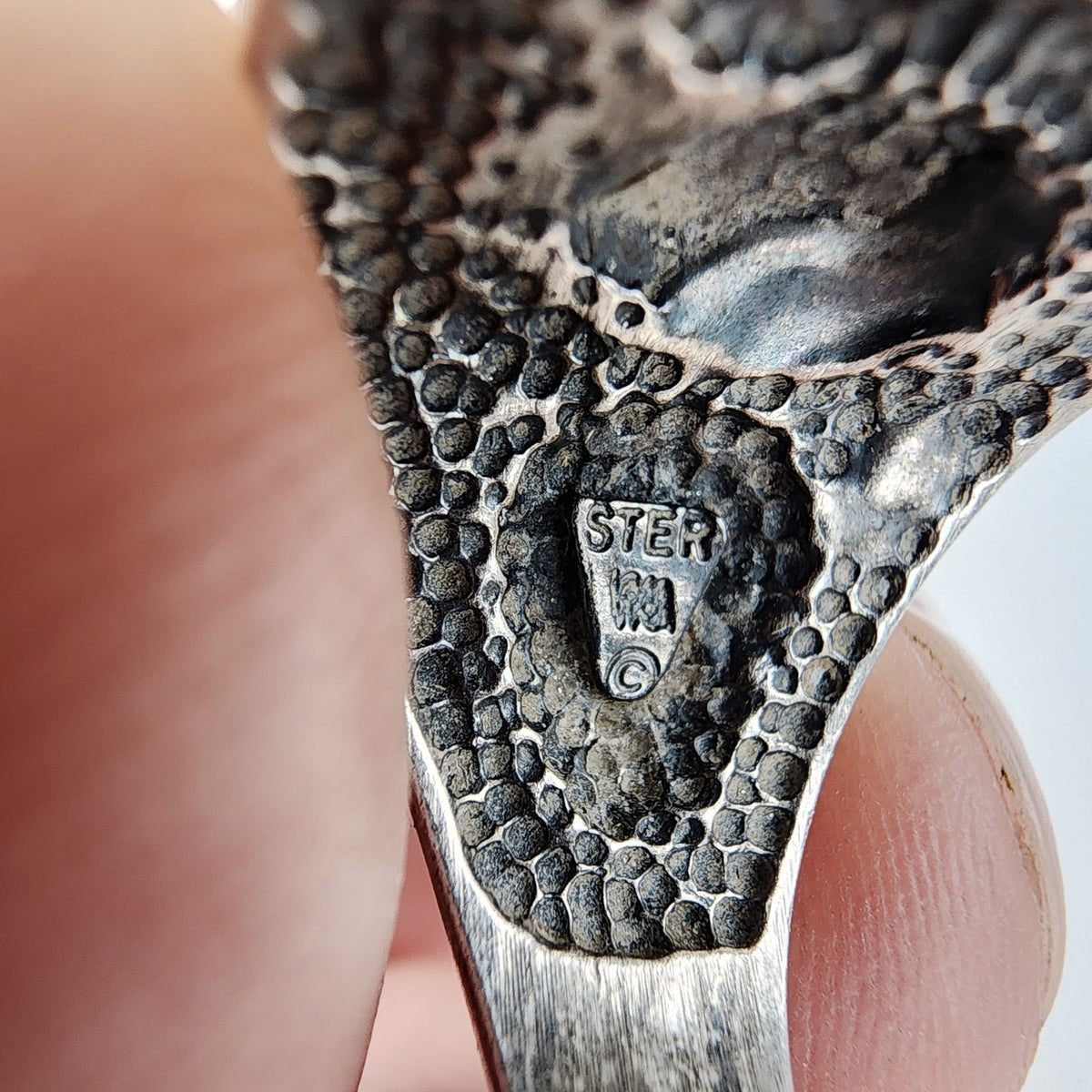 Black Hills Gold Signet Ring Size 9 in Sterling Silver 925 with Grape Leaves