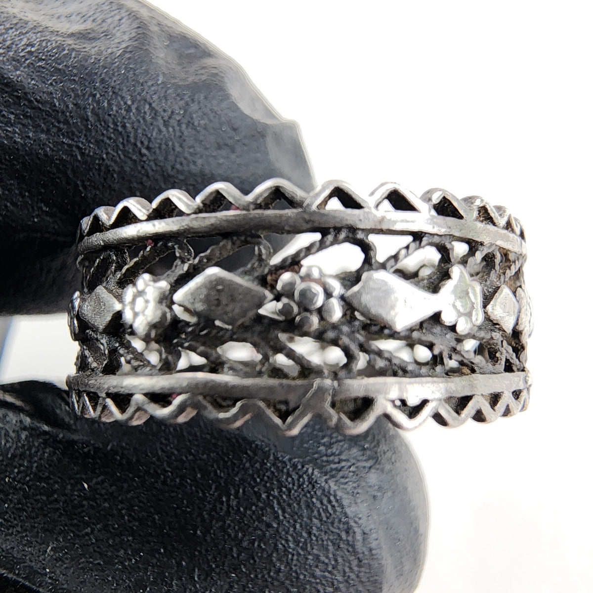 Vintage Floral Filigree Ring Size 8 3/4 in Sterling Silver 925
