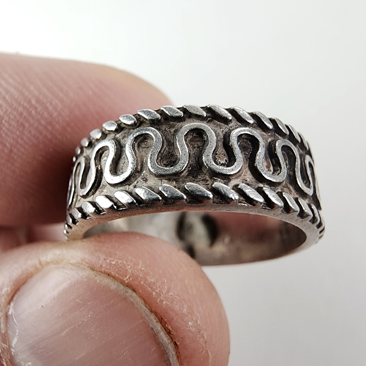 Vintage Mexico Wave Pattern Band Ring Size 8 1l4 in Sterling Silver 925