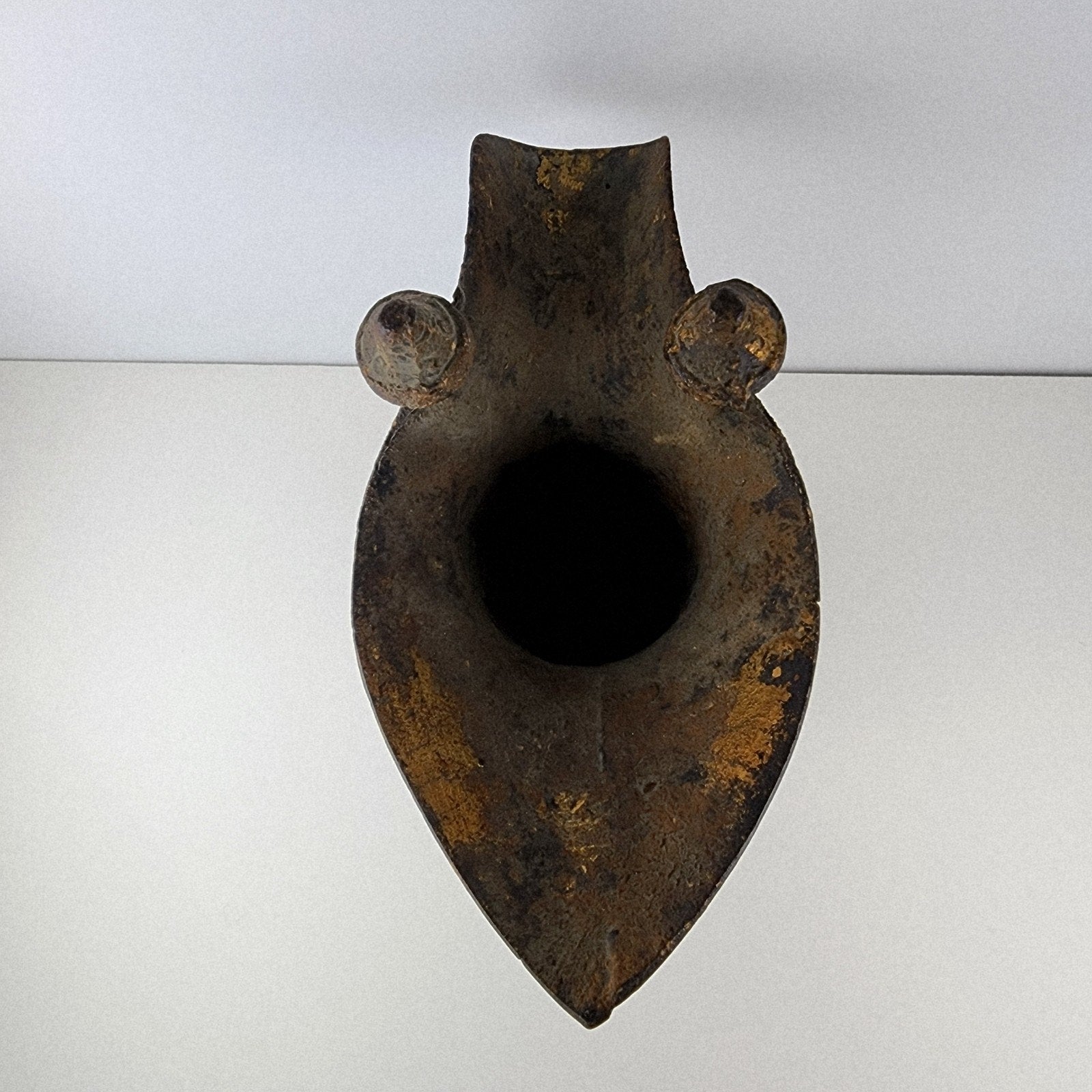 Chinese Bronze Jue Gilt Splashed Archaistic Tripod Wine Vessel Replica