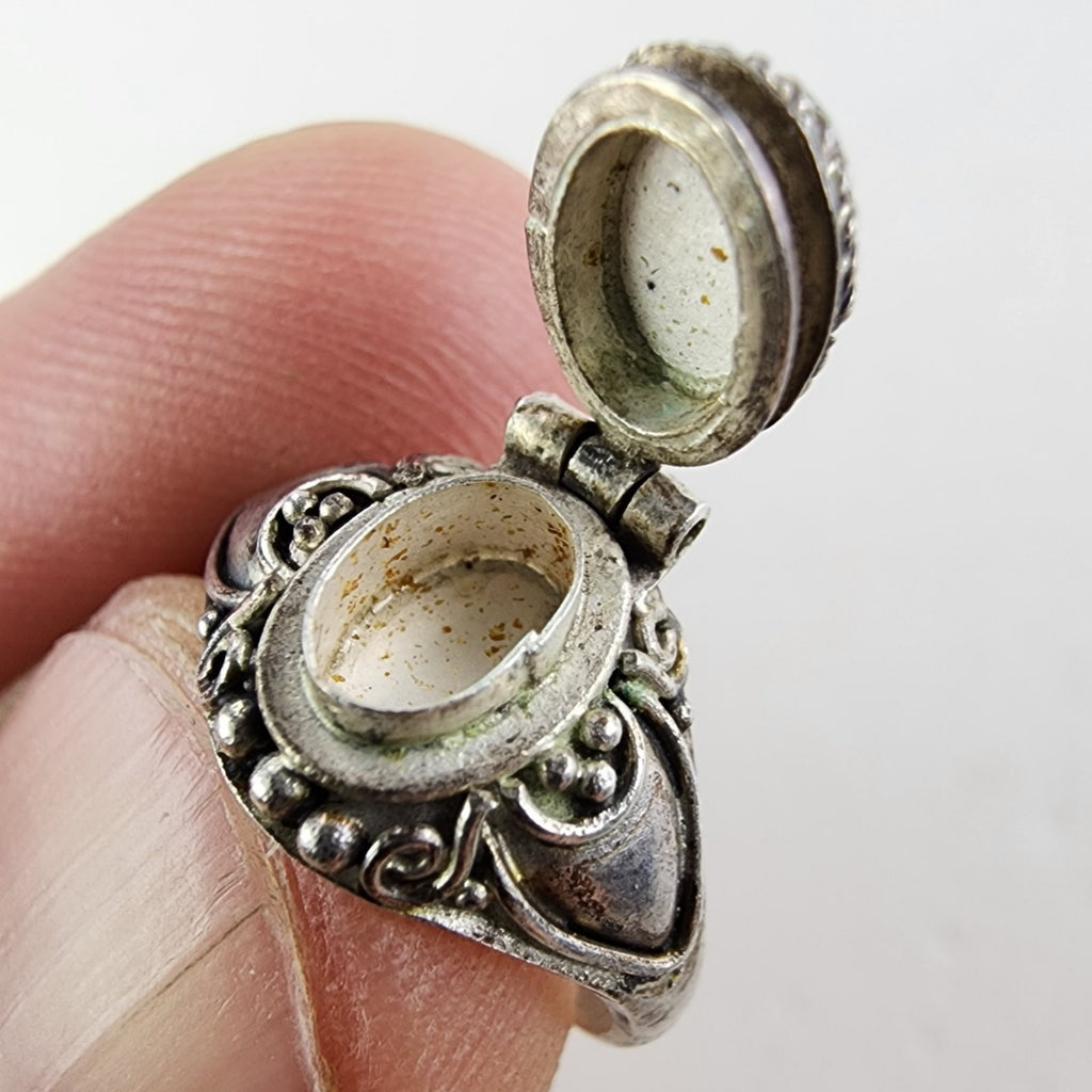 Beaded Peridot Poison Ring Size 4 3/4 Sterling Silver 925 Vintage
