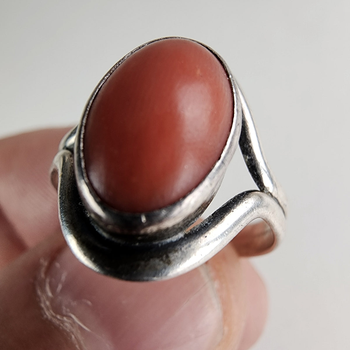 Vintage Coral Cabochon Ring Size 7 1/2 in Sterling Silver 925