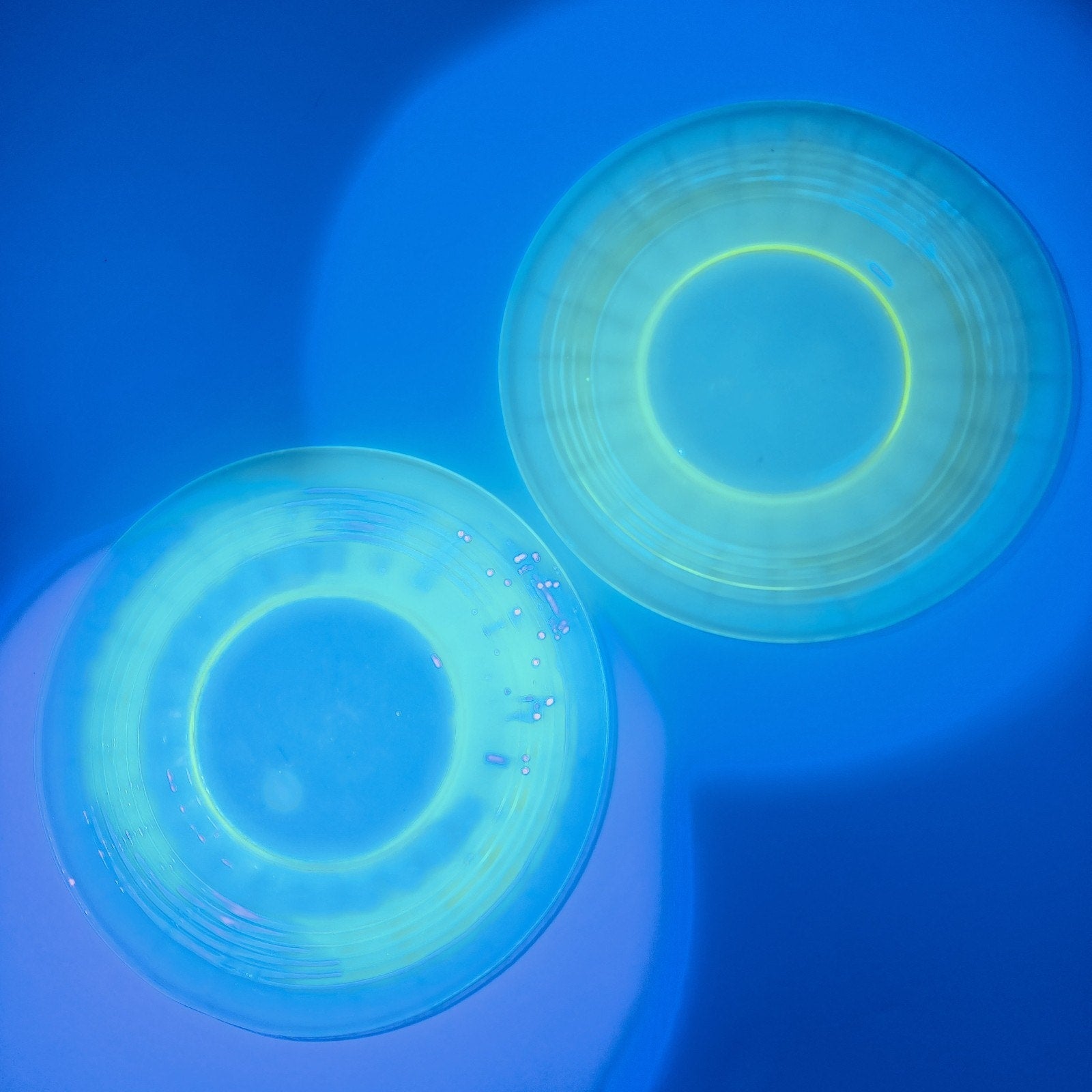 8" Anchor Hocking Block Optic Pattern UV Glow Glass Plate Set of 2 Vintage