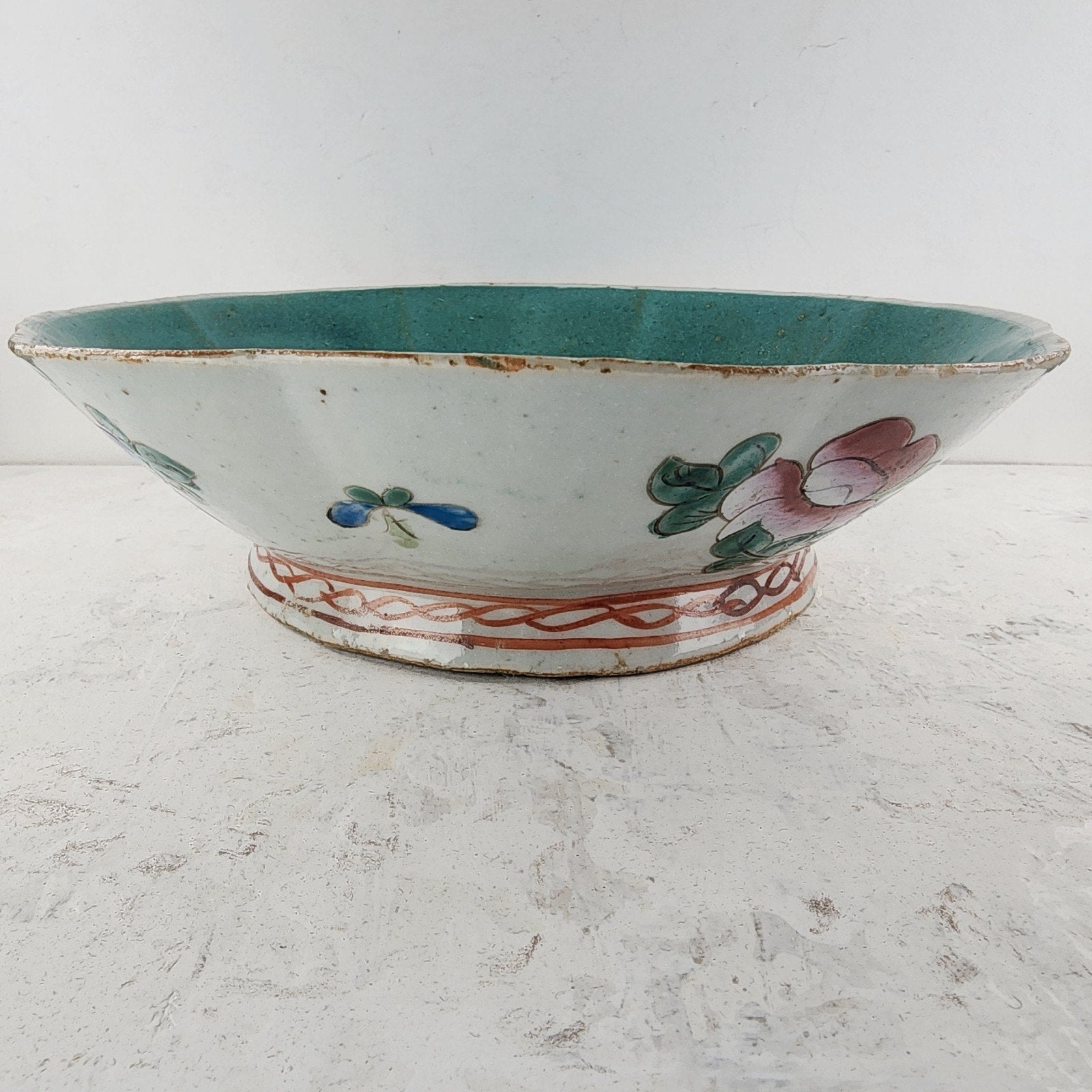 19th C Chinese Famille Rose Scalloped Turquoise 8" Porcelain Bowl Qing Dynasty