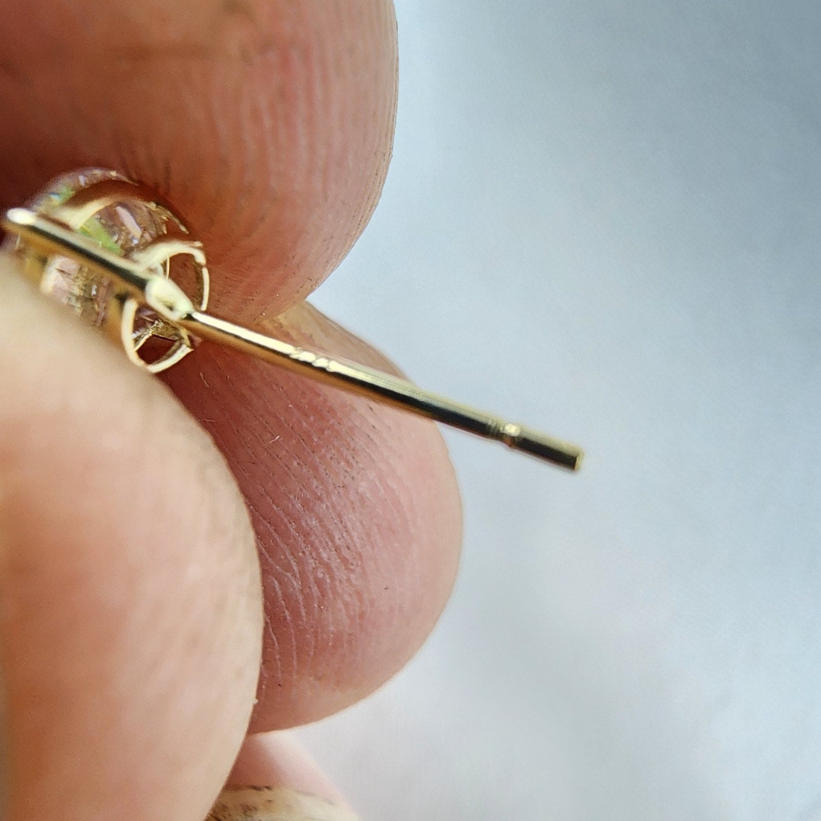 14K Yellow Gold Clear Spinel Solitaire Stud Earrings New