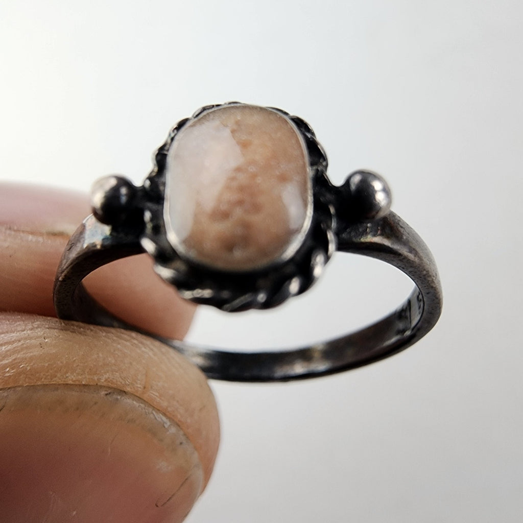 Beige Enamel Twisted Wire Ring Size 5 3/4 Sterling Silver 925 Vintage