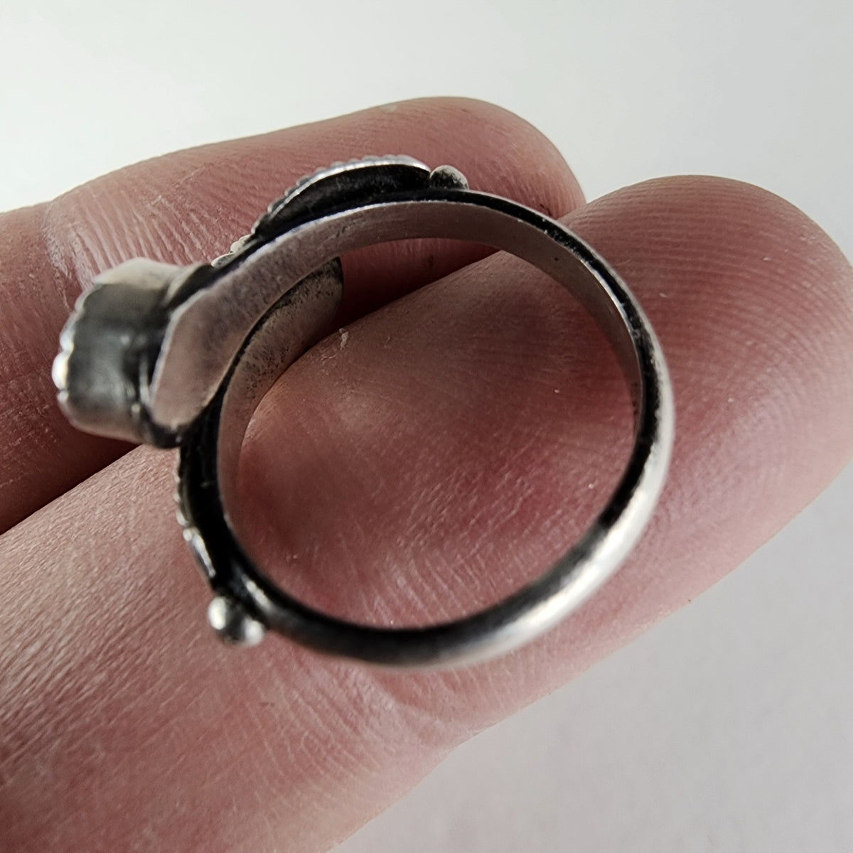 Running Bear Mother of Pearl Bypass Native Ring Size 4 1/2 Sterling Silver 925