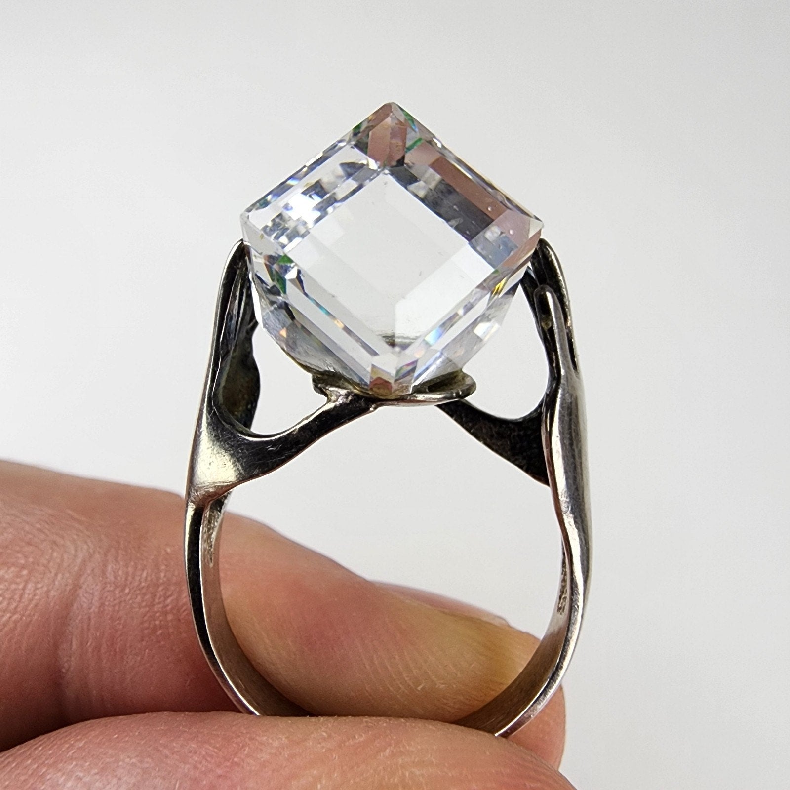 Hands w Iridescent Dichroic Cube Ring Size 7 1/2 Sterling Silver 925 Modernist