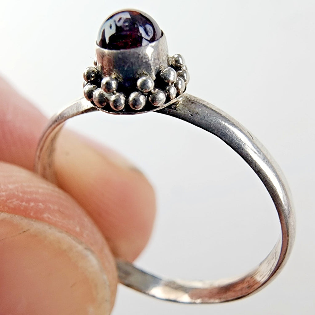 Beaded Garnet Cabochon Ring Size 7 1/2 Sterling Silver 925 Vintage