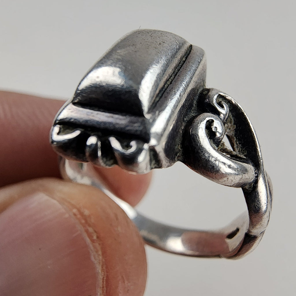 Vintage Brighton Scrolling Heart Medallion Ring Size 8 in Sterling Silver 925