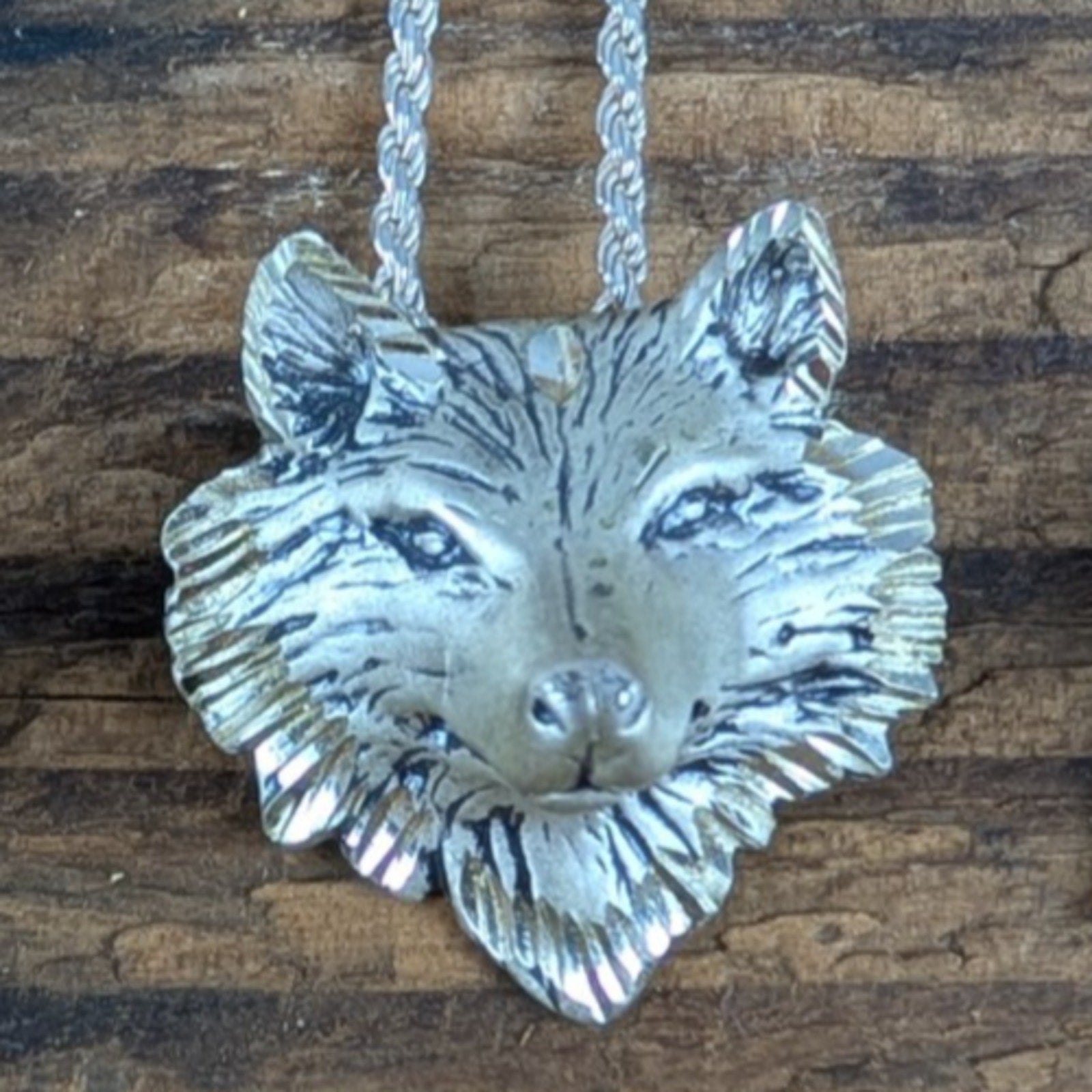 Silverclouds Wolf Sterling Silver 925 Pendant with 16" Italian Rope Chain