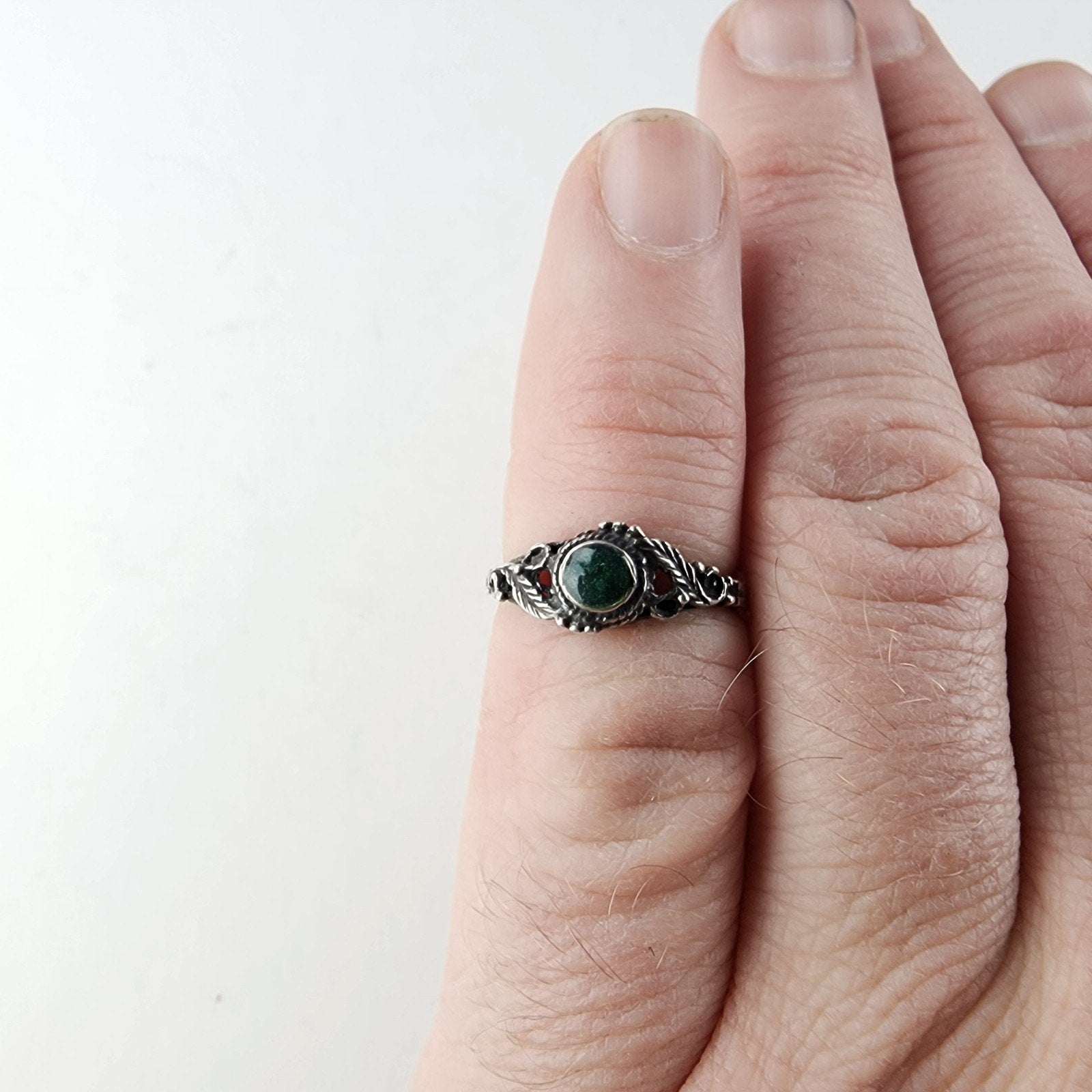 Green Sparkle Enamel Ring Size 5 1/4 Sterling Silver 925 Vintage